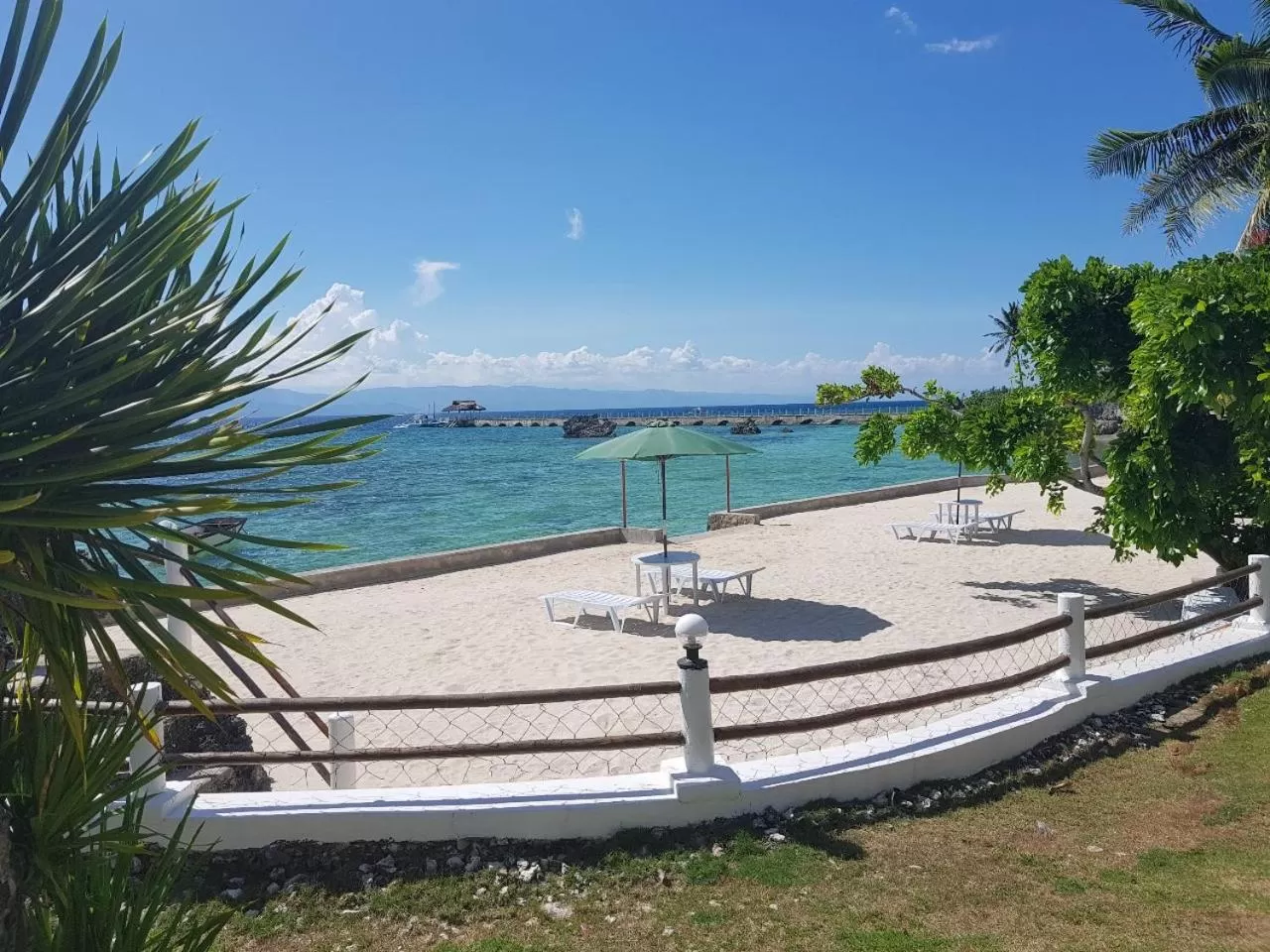 Beach in Tauig Beach Resort