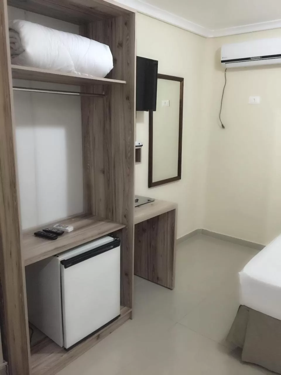 TV and multimedia, Bed in Hotel Estação Express