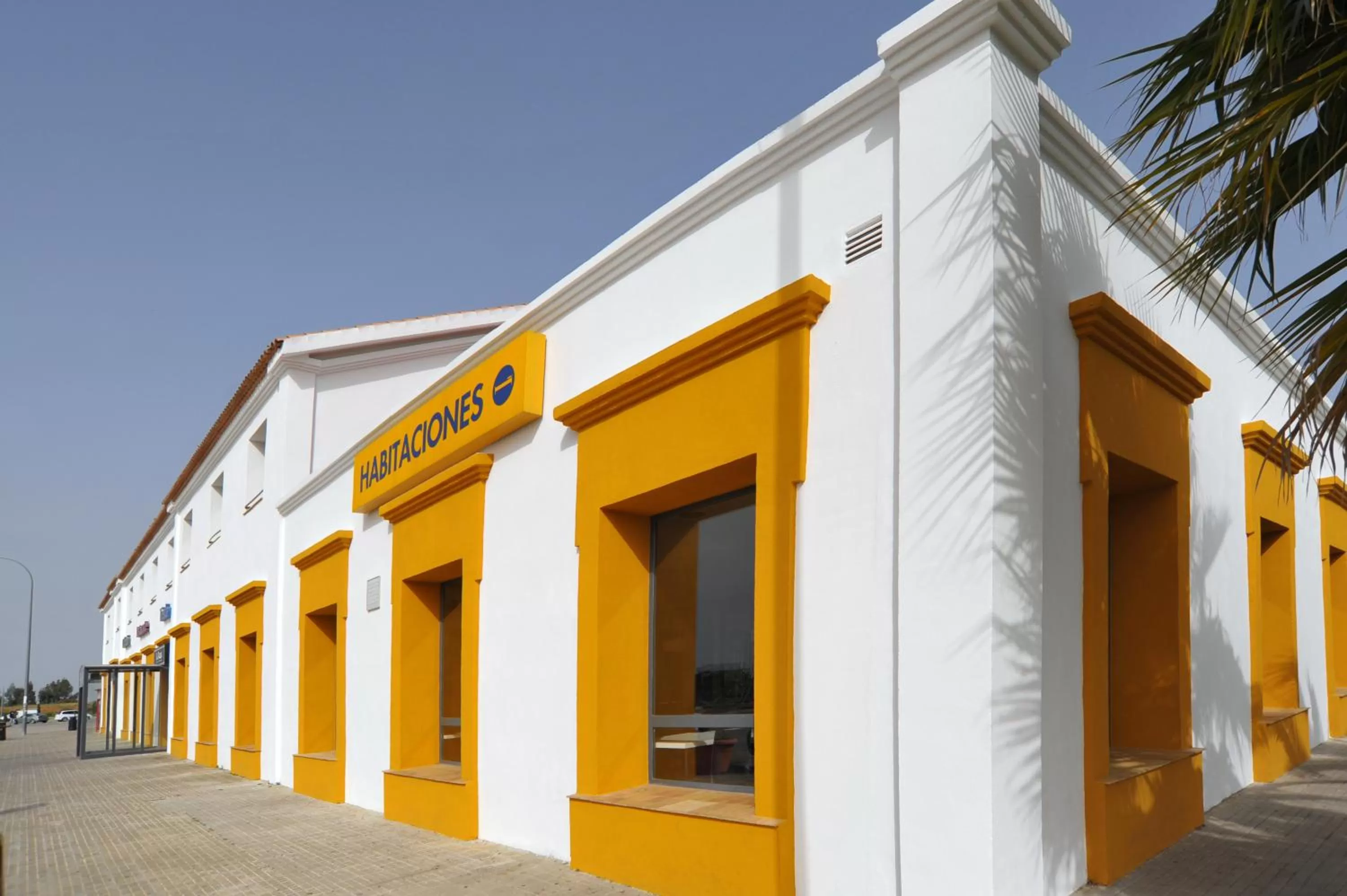 Facade/entrance in AS Chucena