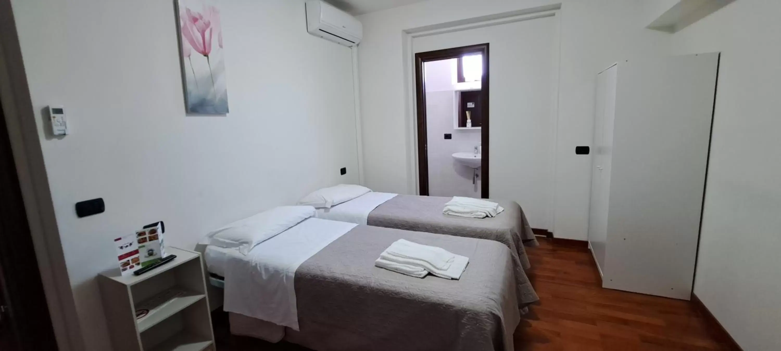 Twin Room in B & B le tre rose Twin Room in B & B le tre rose