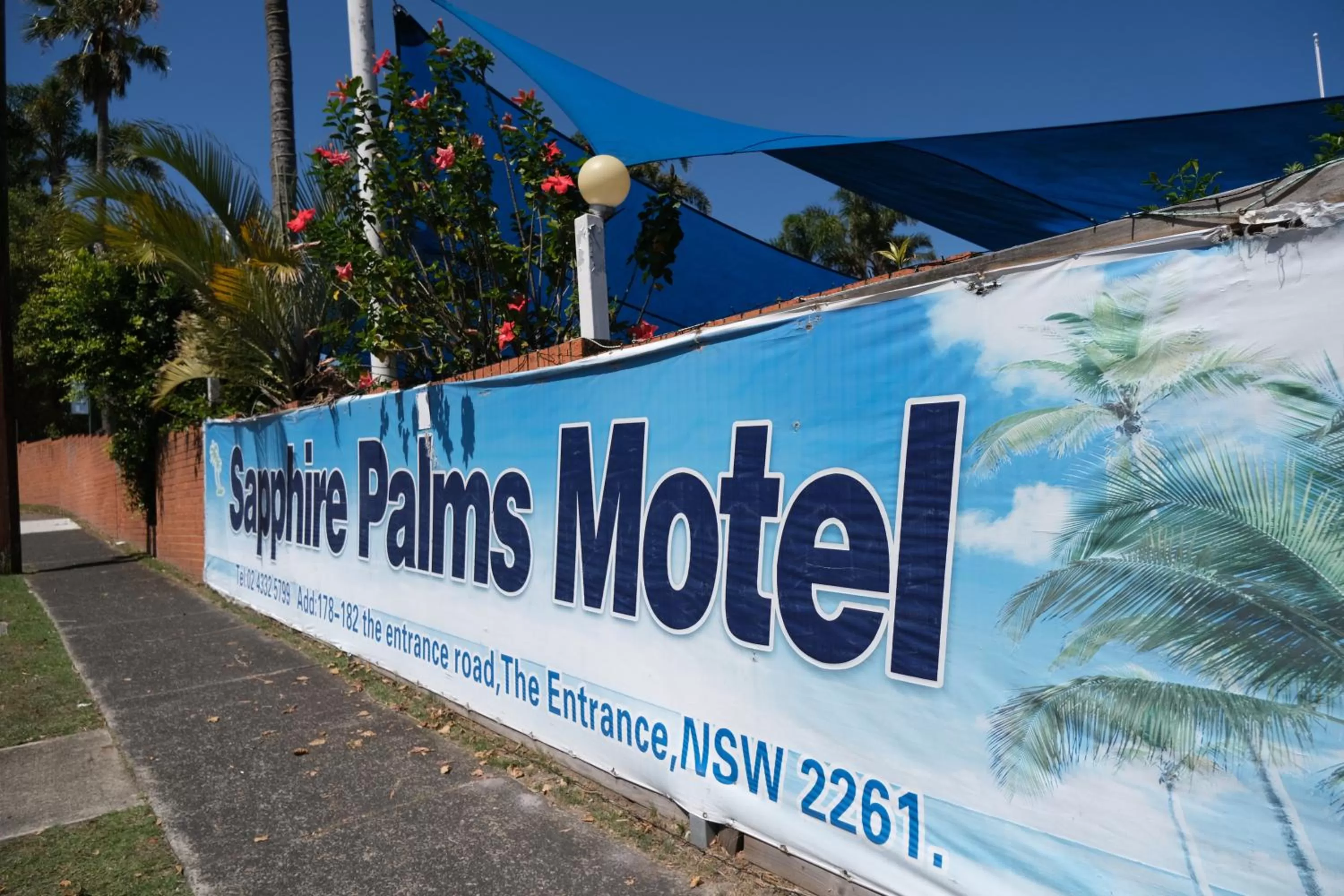 Logo/Certificate/Sign in Sapphire Palms Motel