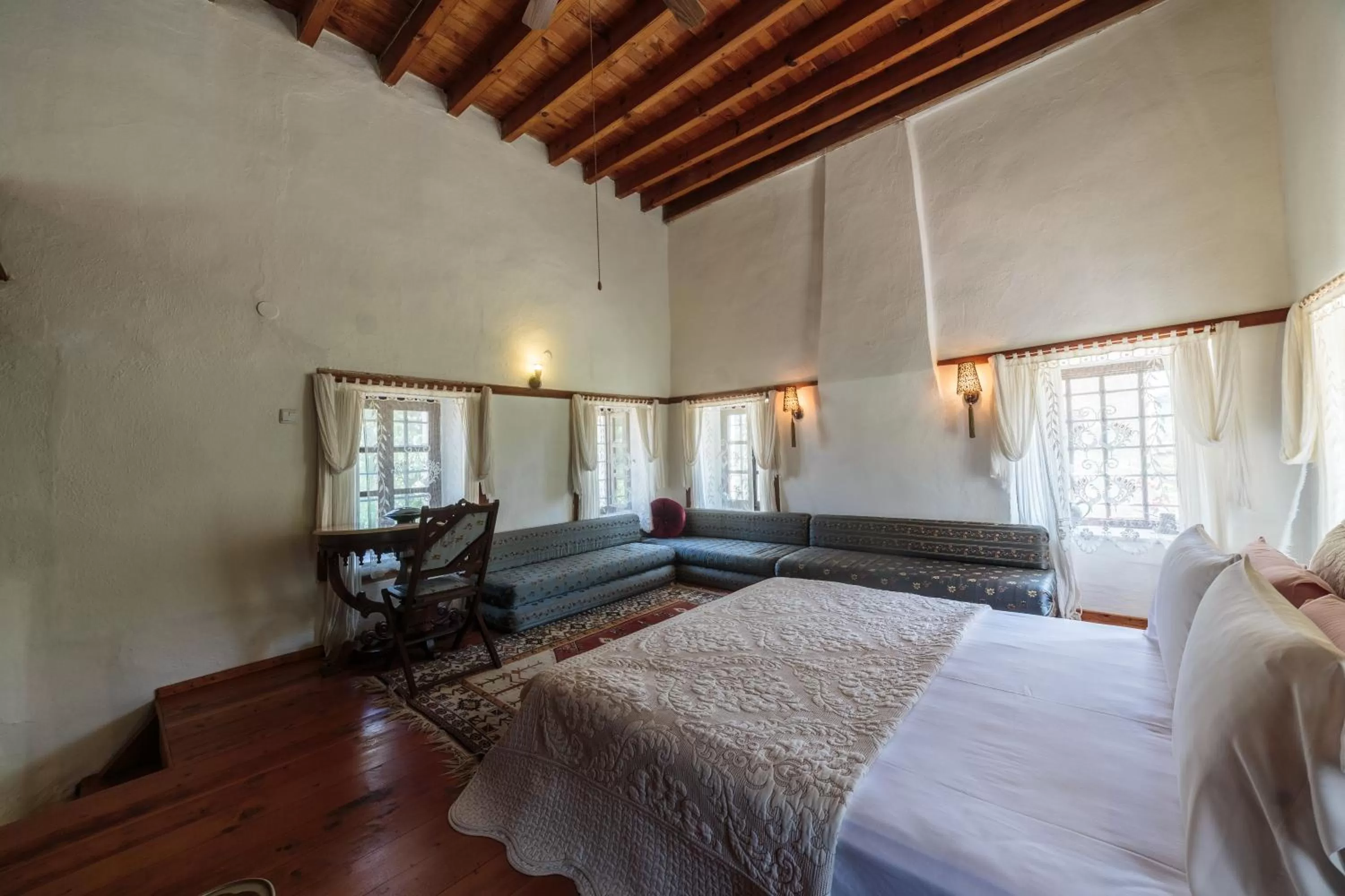 Photo of the whole room, Bed in Ha La Bodrum