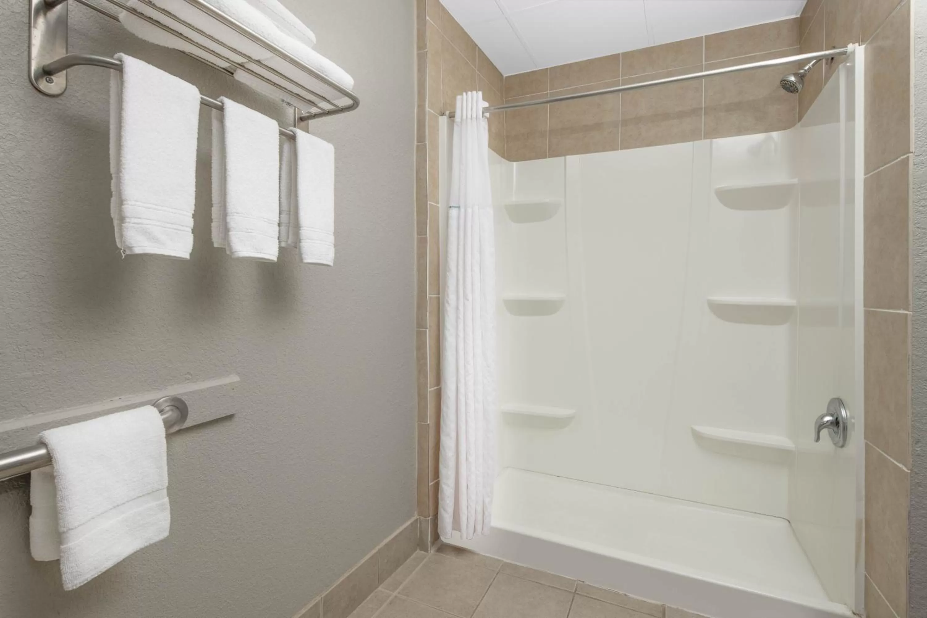 Bathroom in Baymont by Wyndham Pooler/Savannah