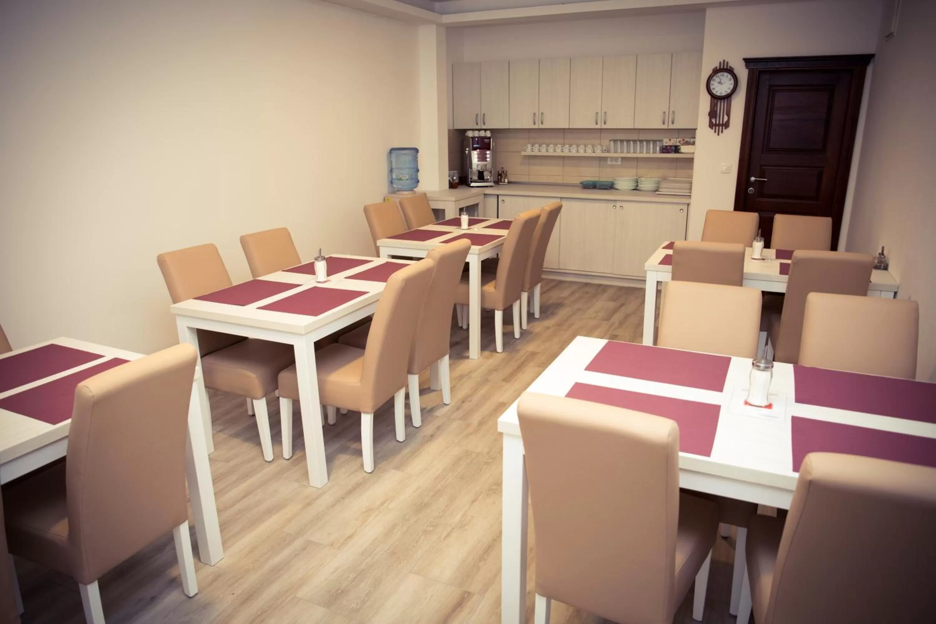 Restaurant/places to eat in Villa Bojcic