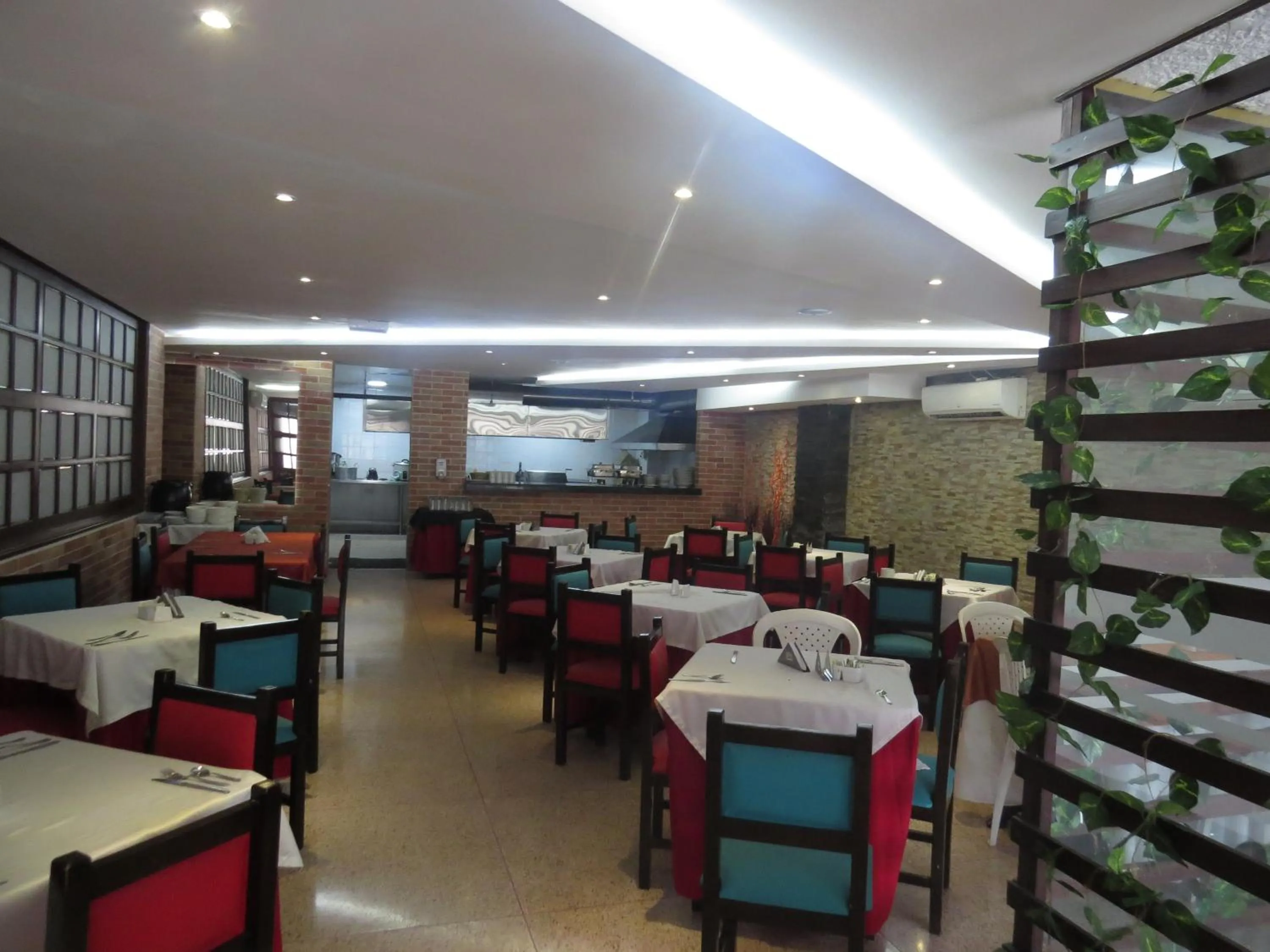Restaurant/places to eat in Hotel León Dorado