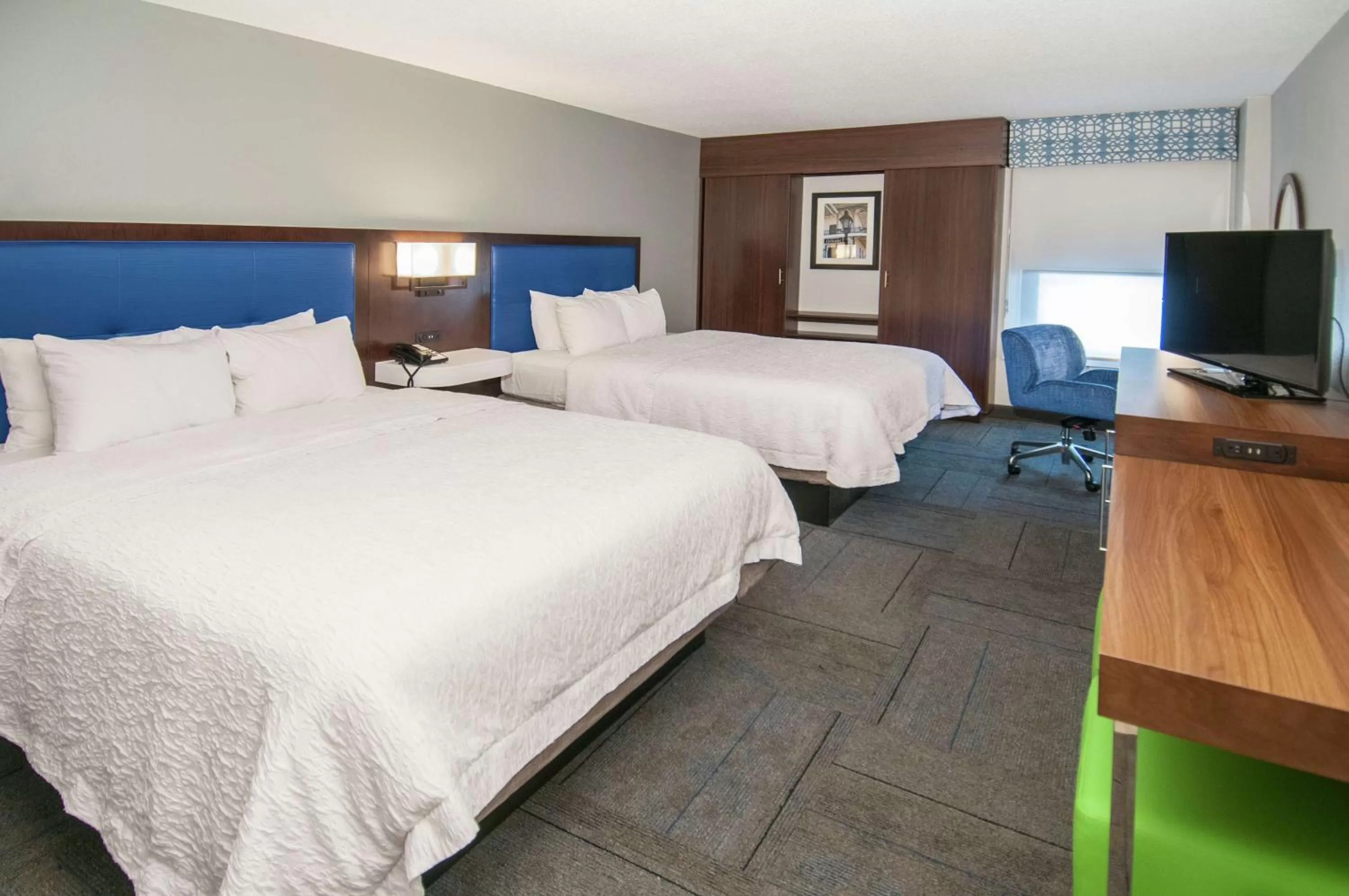 Bedroom, Bed in Hampton Inn Metairie
