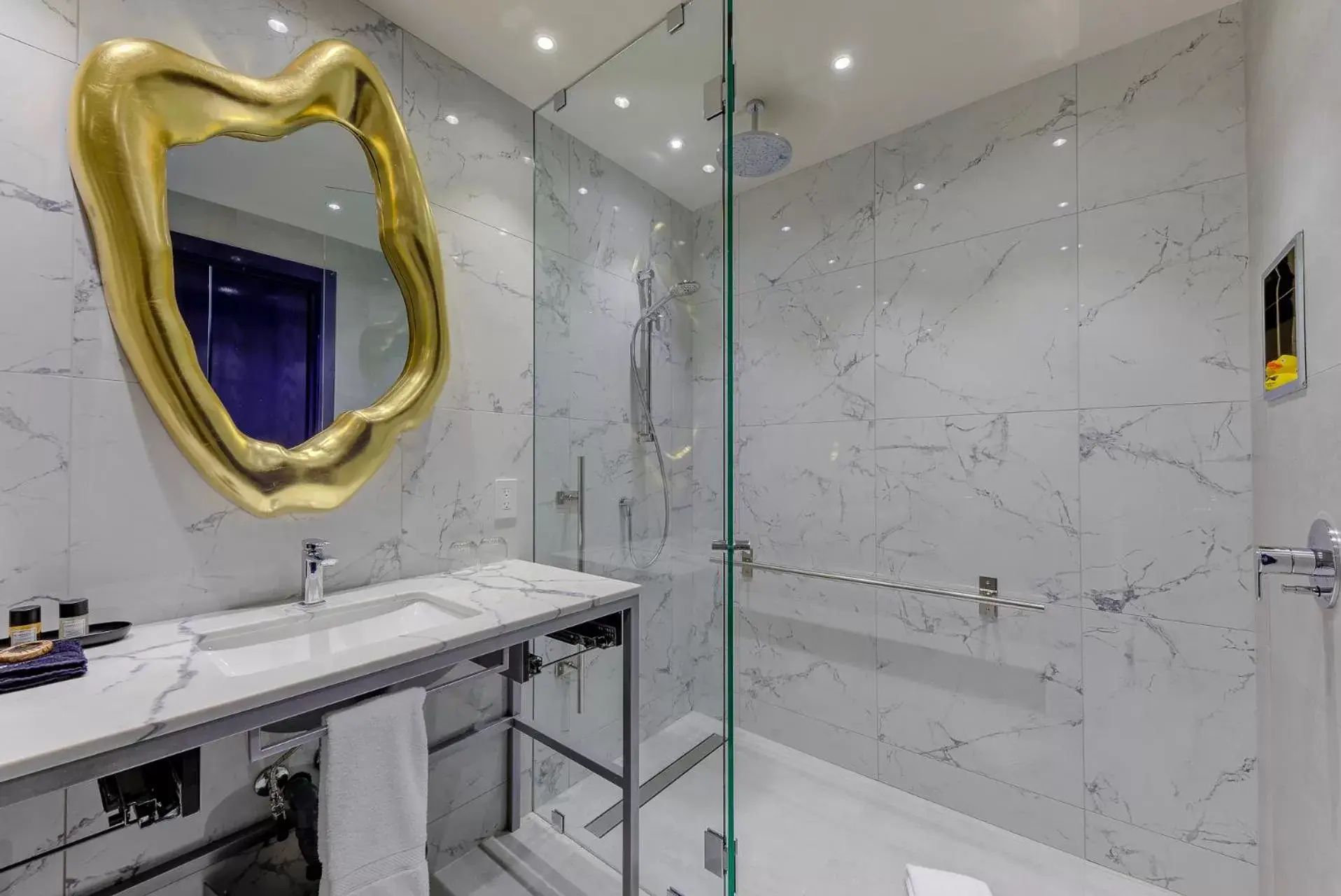 Classic Room with City View in Monsieur Jean - Hôtel Particulier Classic Room with City View in Monsieur Jean - Hôtel Particulier