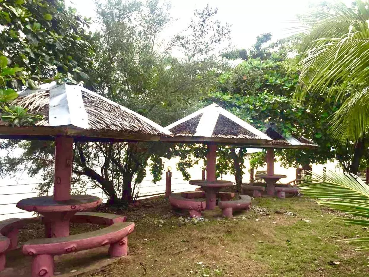 D's Oceanview Beach Resort