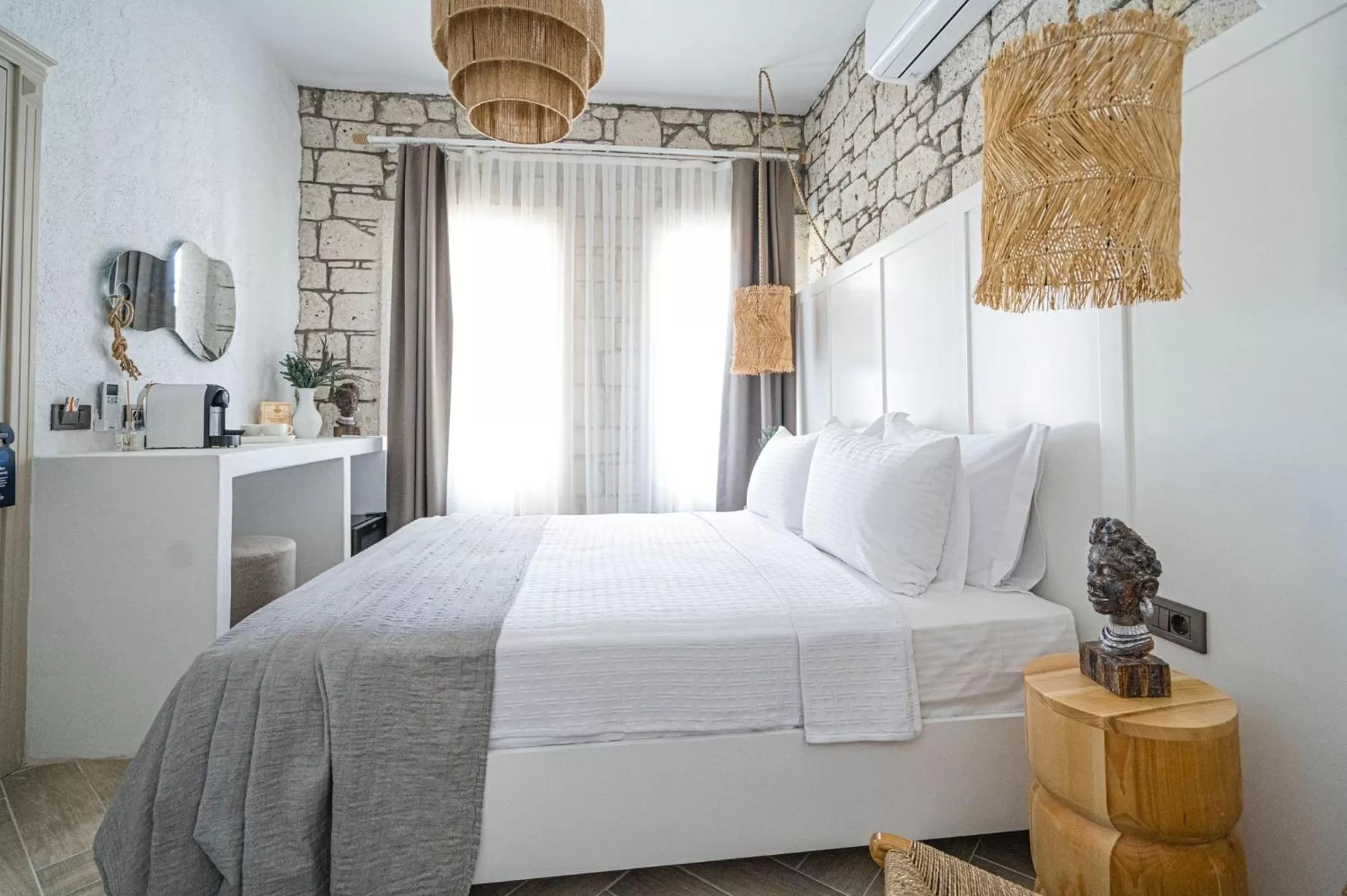 Bed in Voger Alaçatı Silence