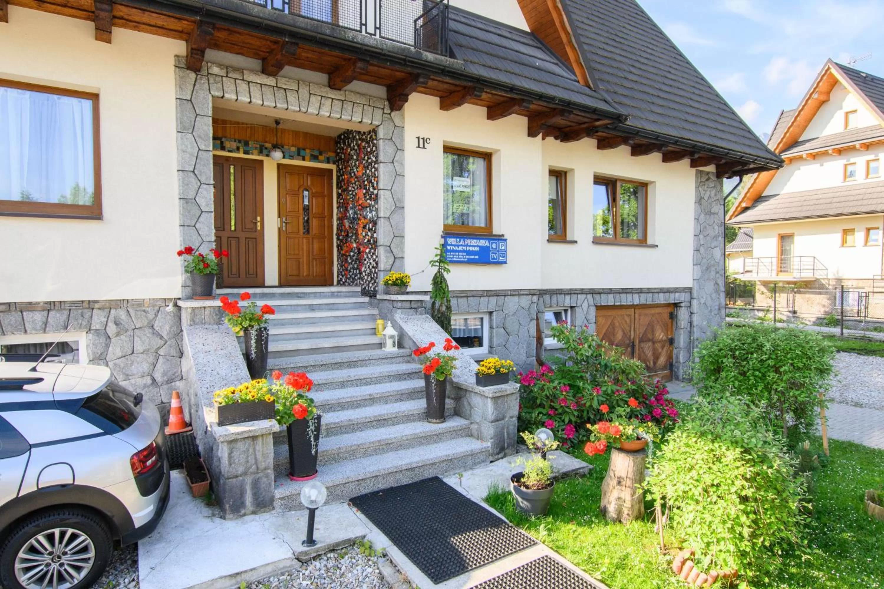 Property building in Willa Mozaika