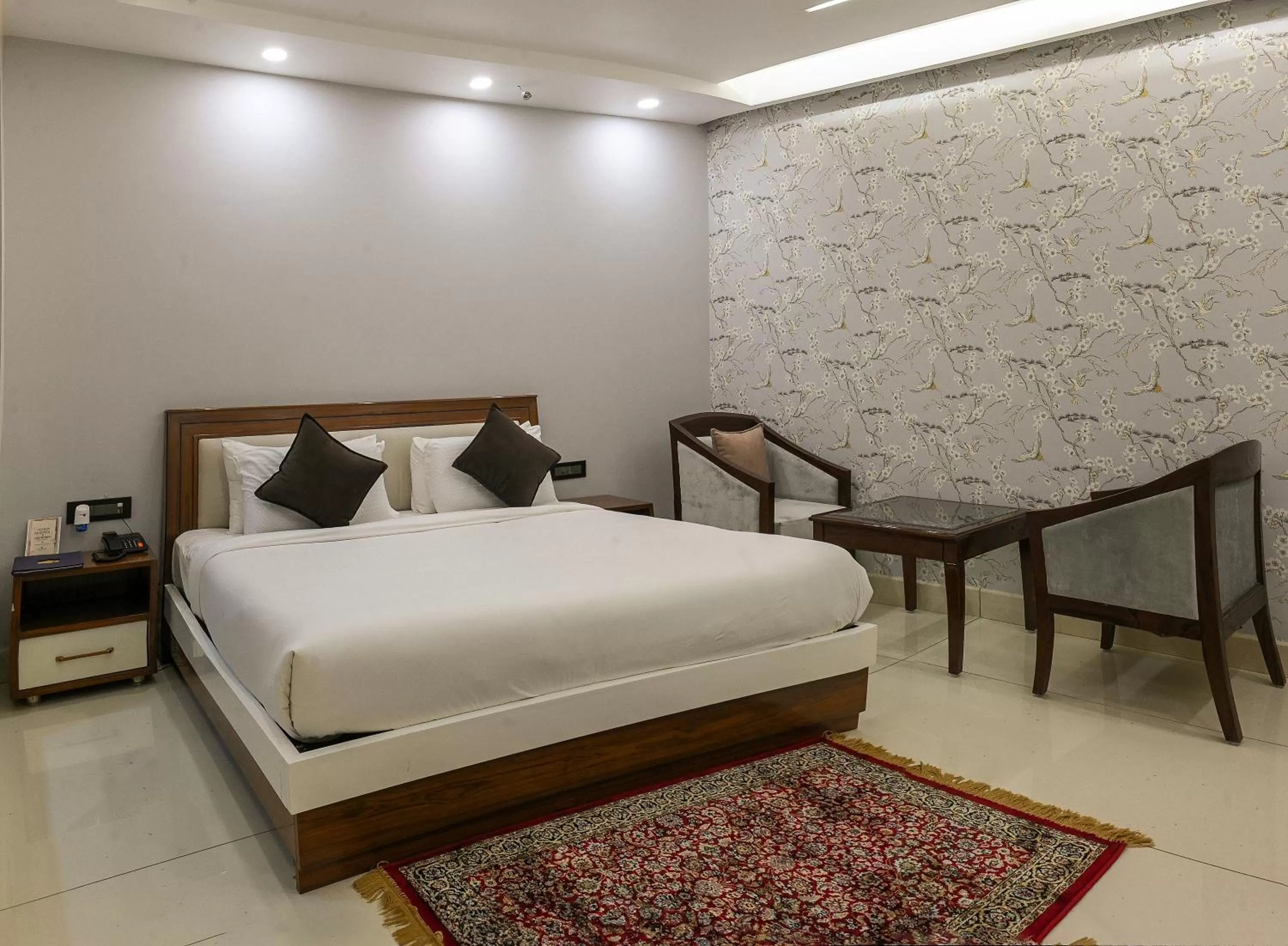 Bedroom, Bed in Hotel Leela Grande