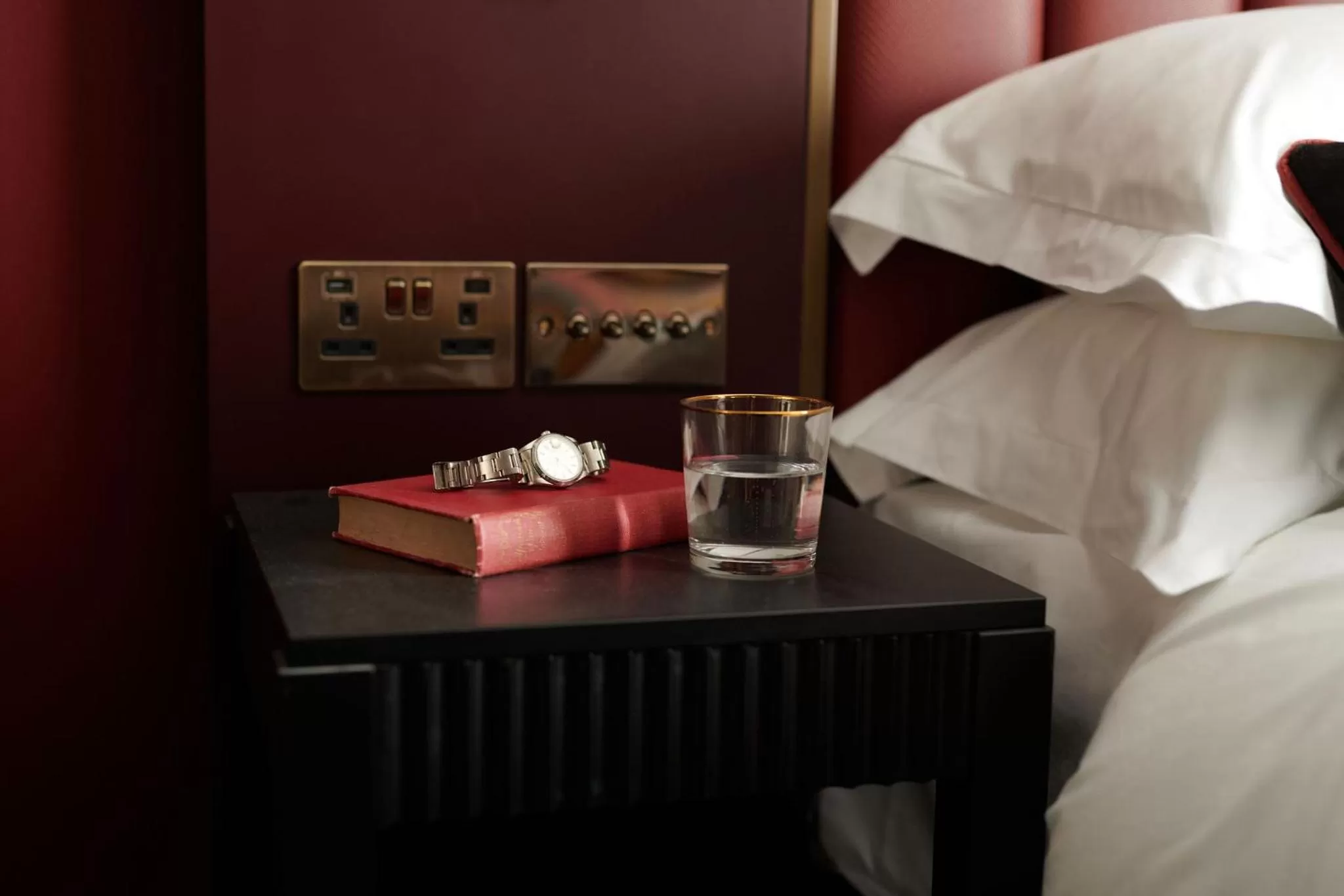 Bed in The Other House South Kensington