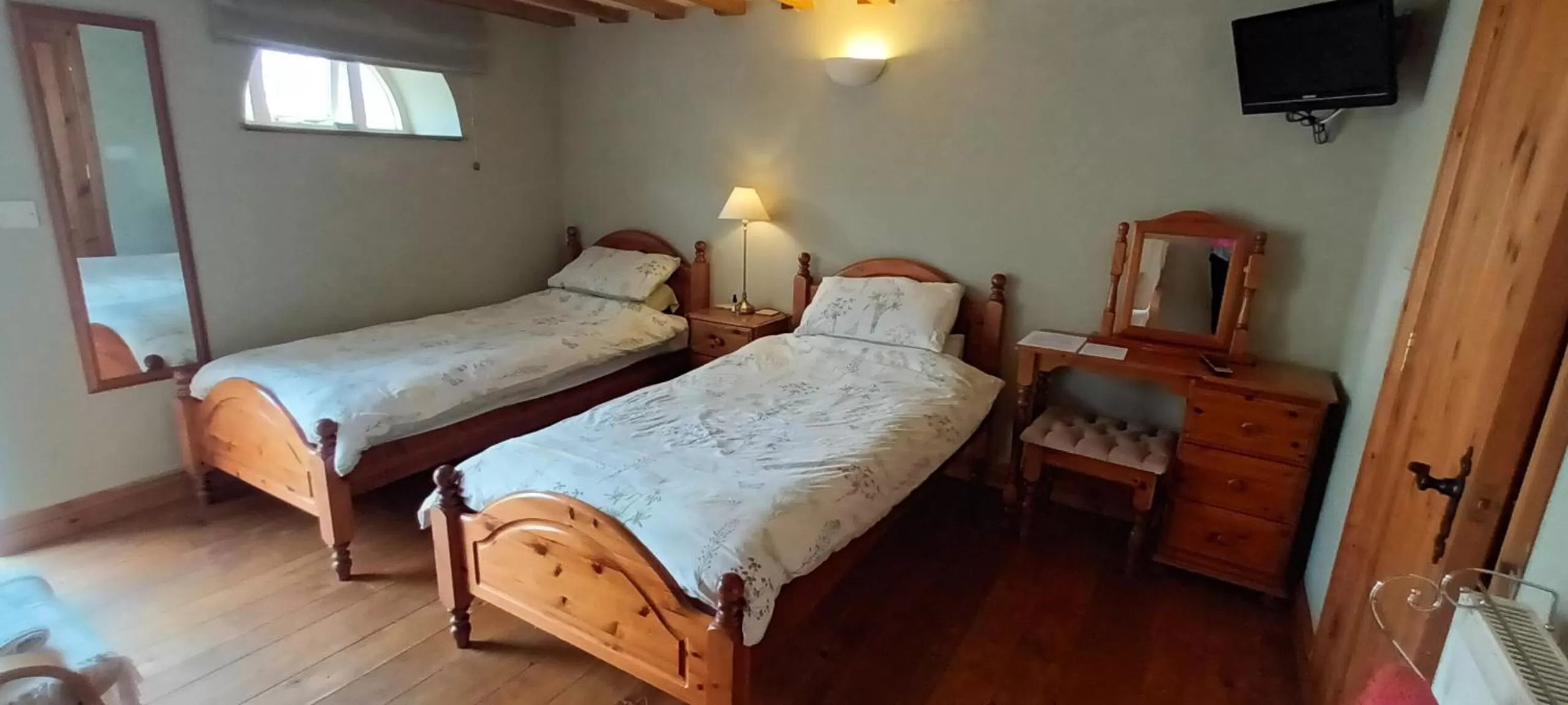 Twin Room with Garden View in Henllys Estate B and B