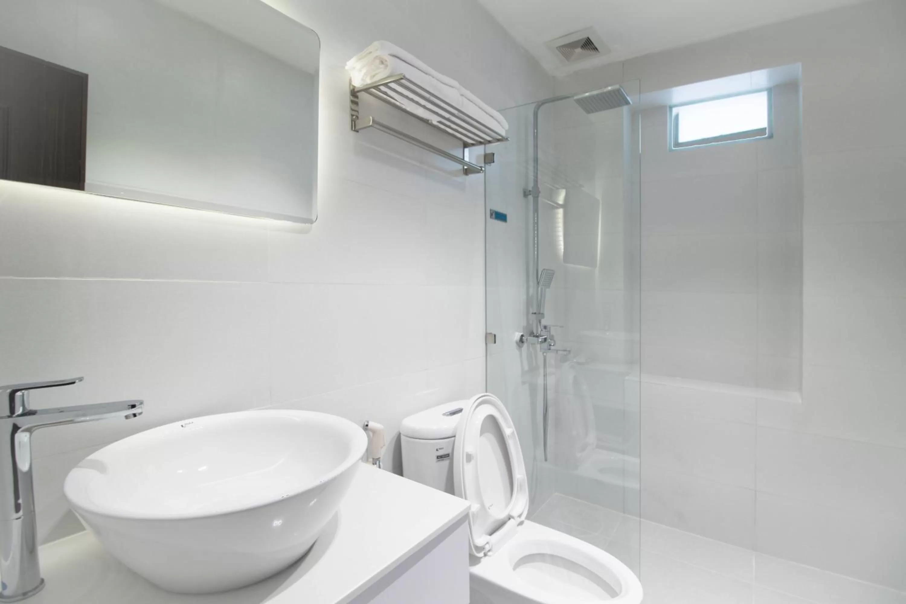 Shower in Chotel Ben Thanh