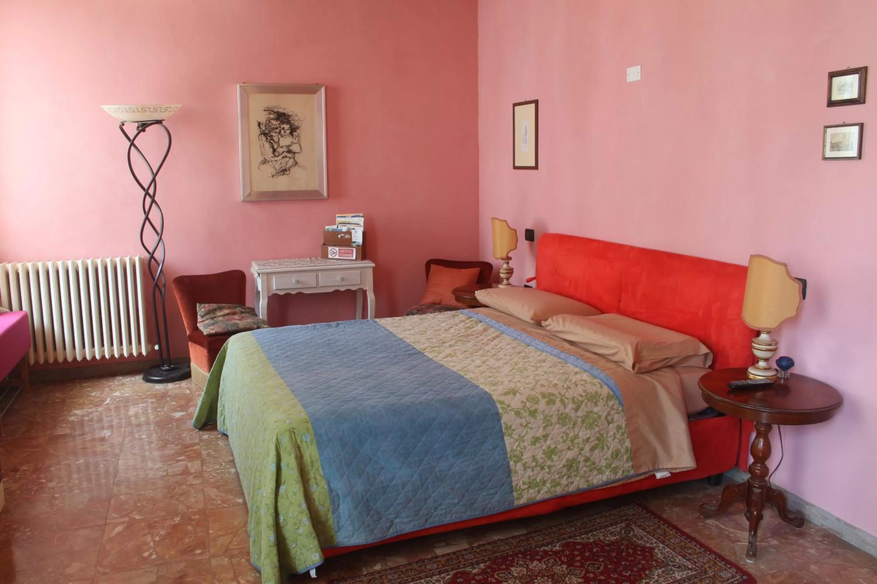 Photo of the whole room, Bed in B&B Polirone