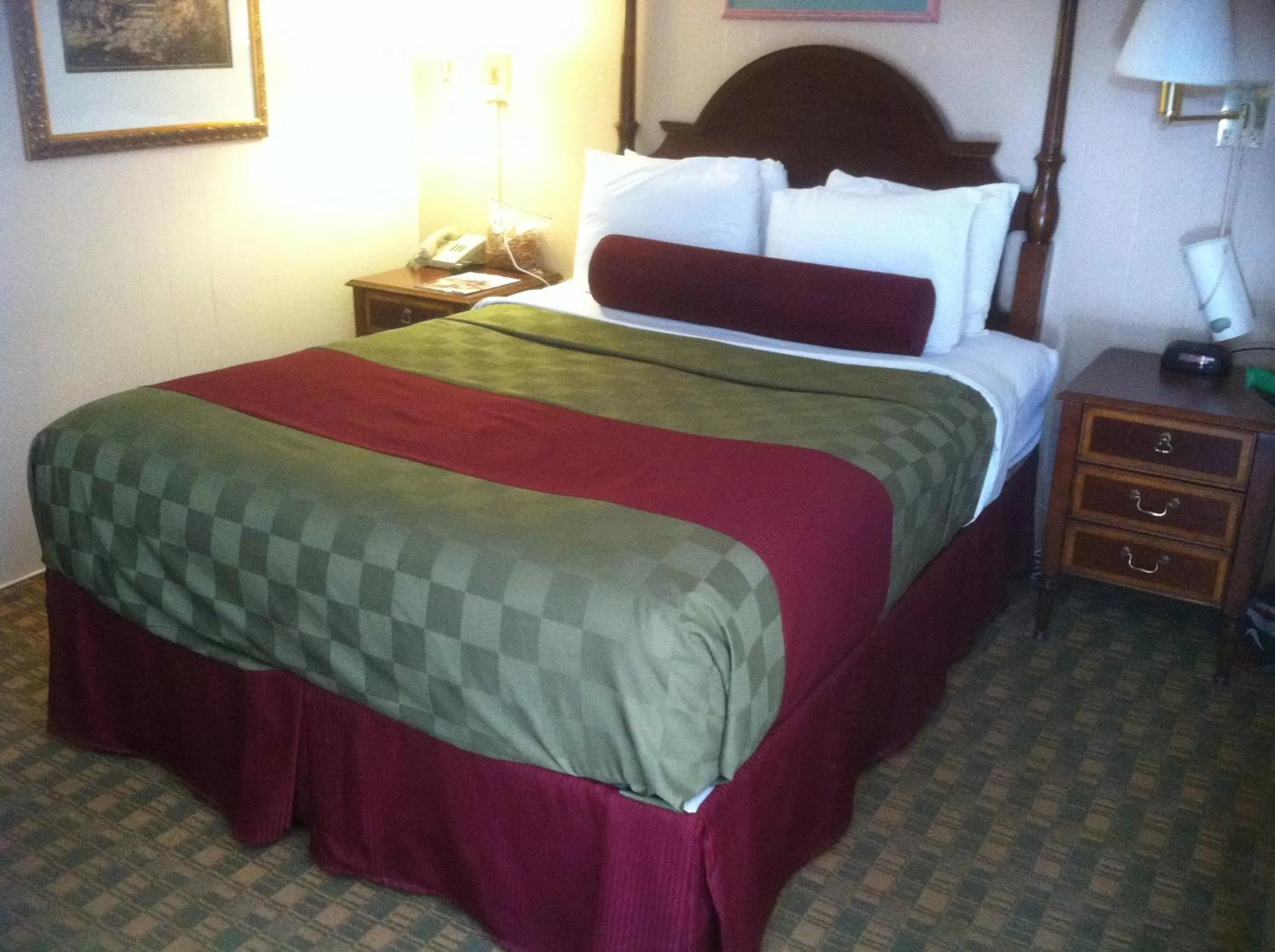 Queen Room Non-Smoking in Americas Best Value Inn Chincoteague