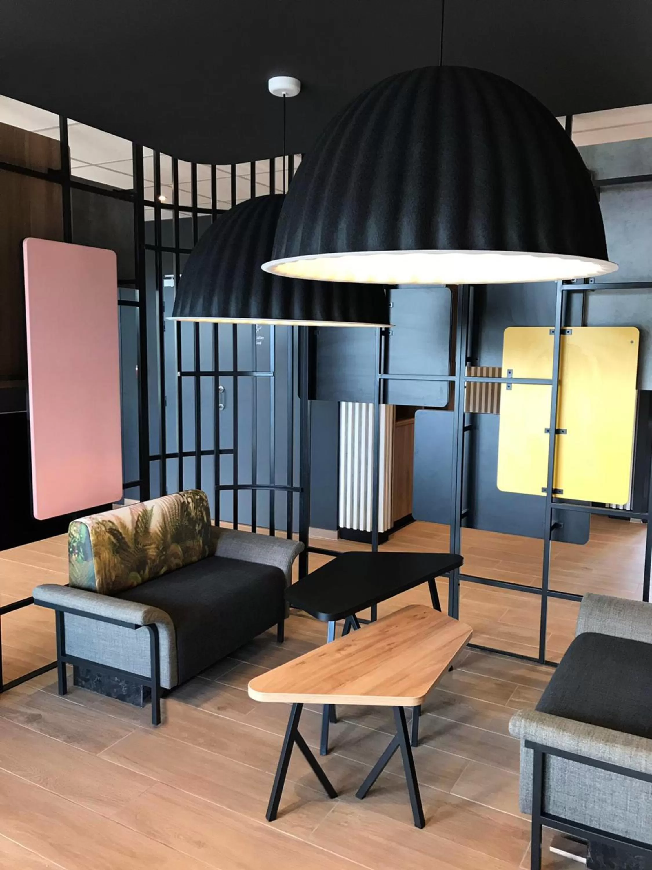 Communal lounge/ TV room, Bed in B&B HOTEL Compiègne