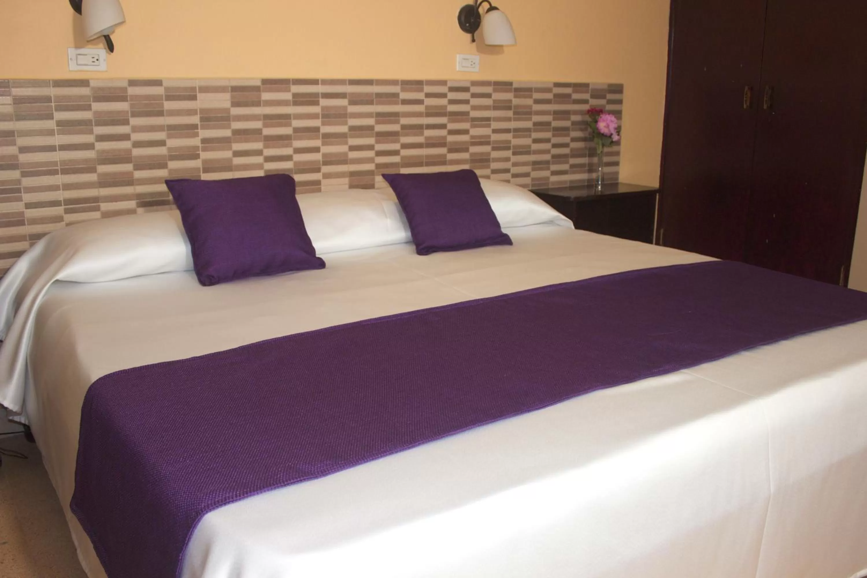 Bed in Hotel Caribe Panamá