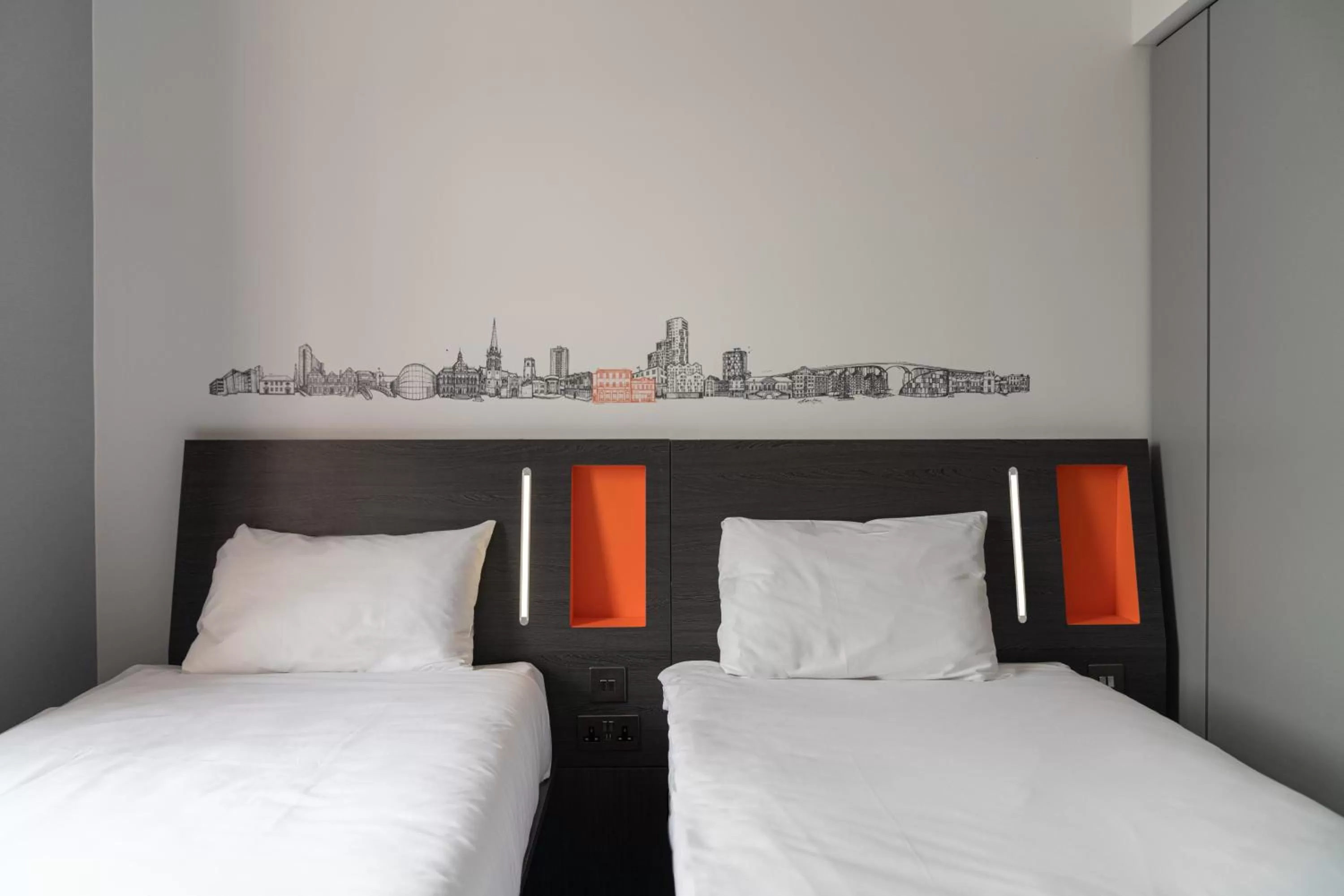 Bedroom, Bed in easyHotel Ipswich