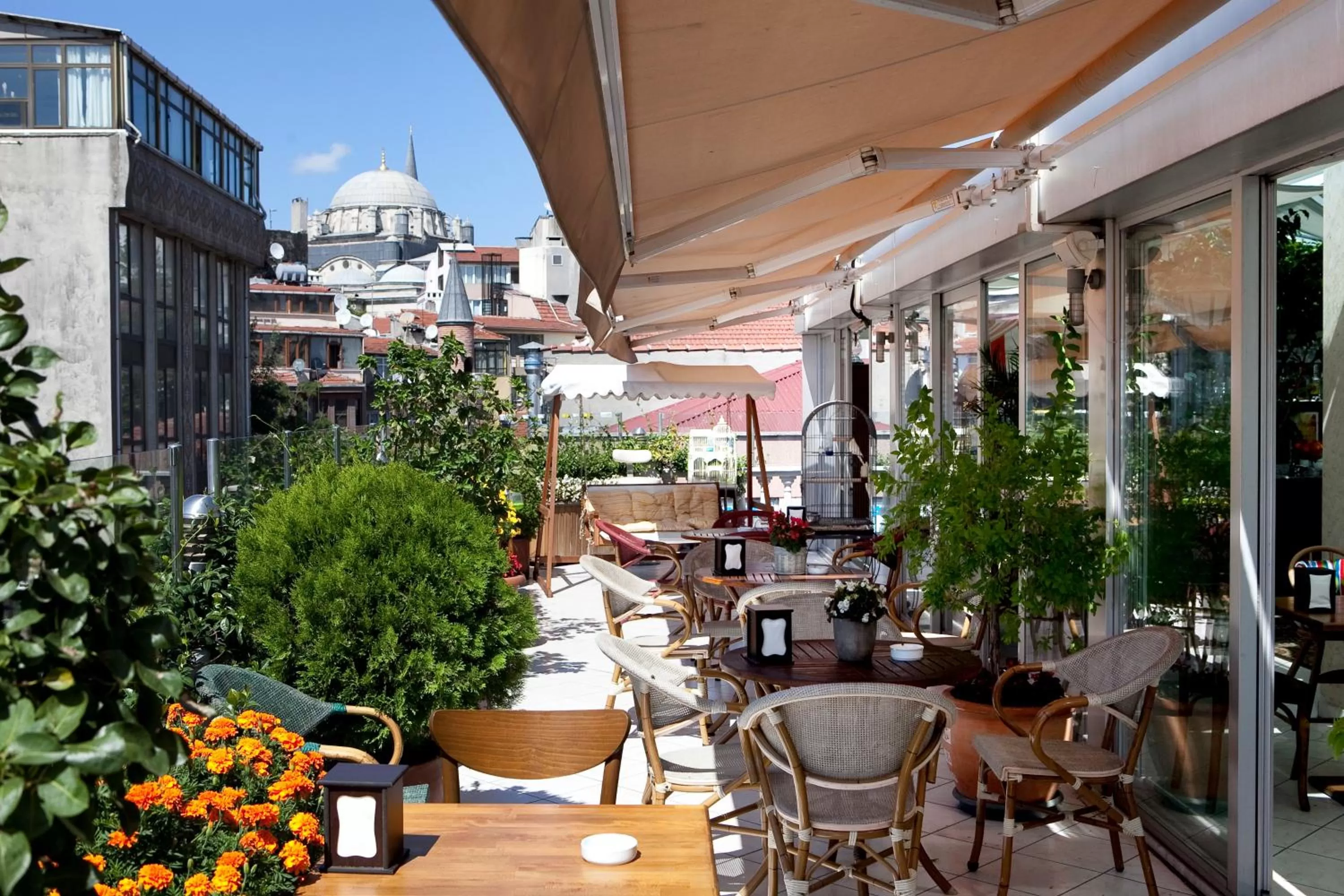 Balcony/Terrace in Hotel Niles Istanbul