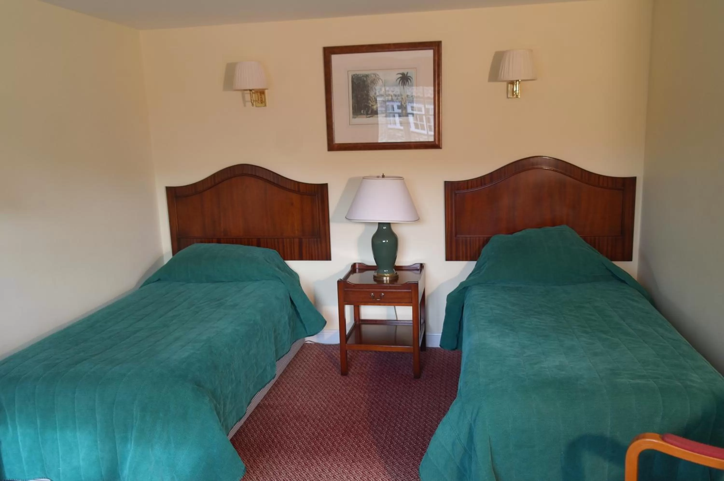 Photo of the whole room, Bed in Red Lion Dunston