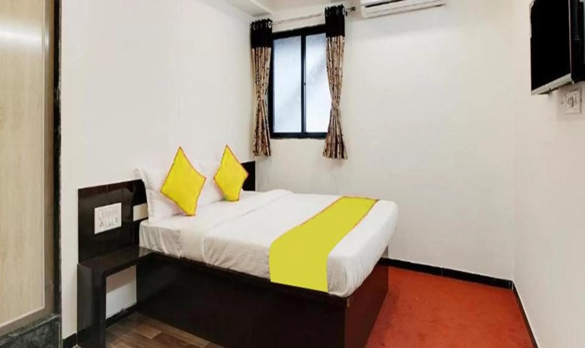 Bed in FabExpress Sai Chatra