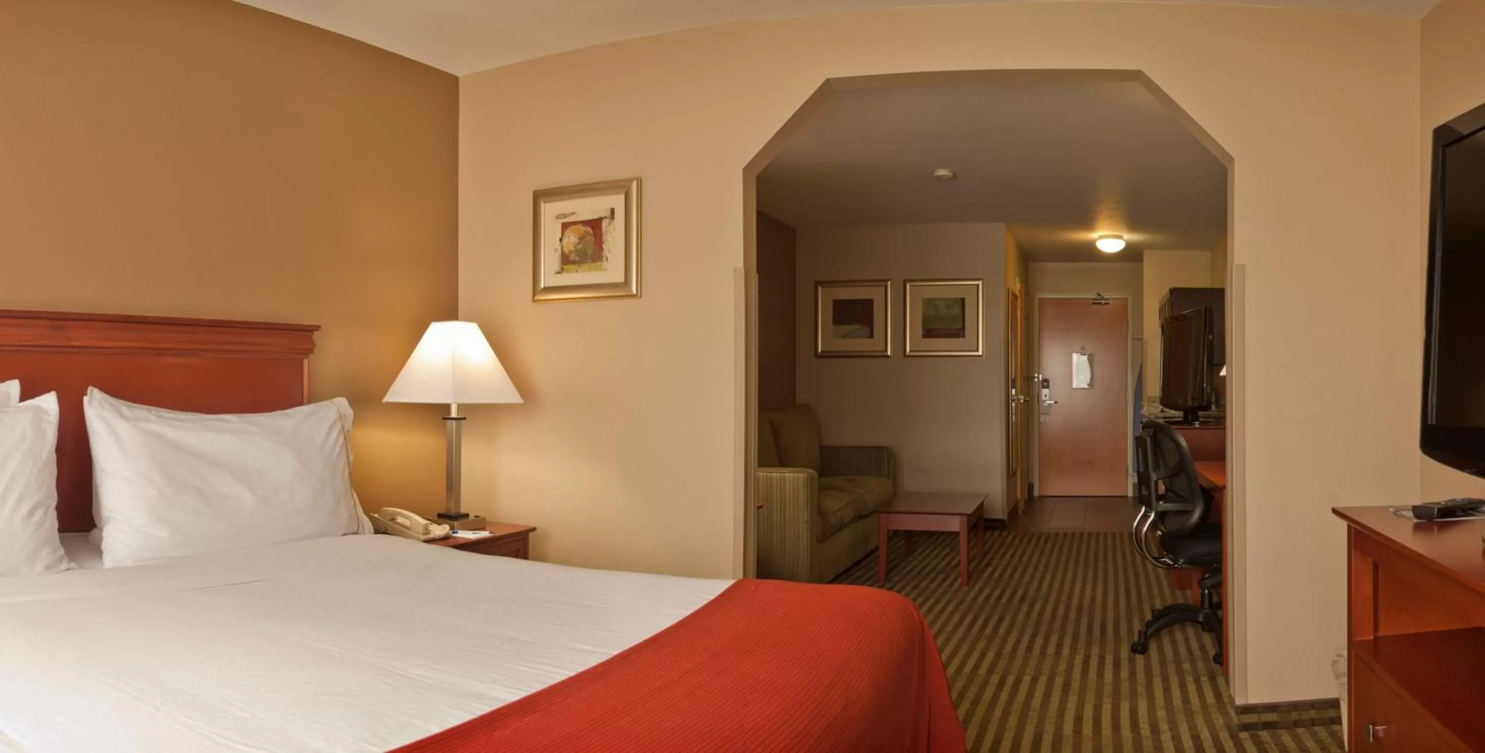 Photo of the whole room, Bed in Holiday Inn Express Walla Walla by IHG