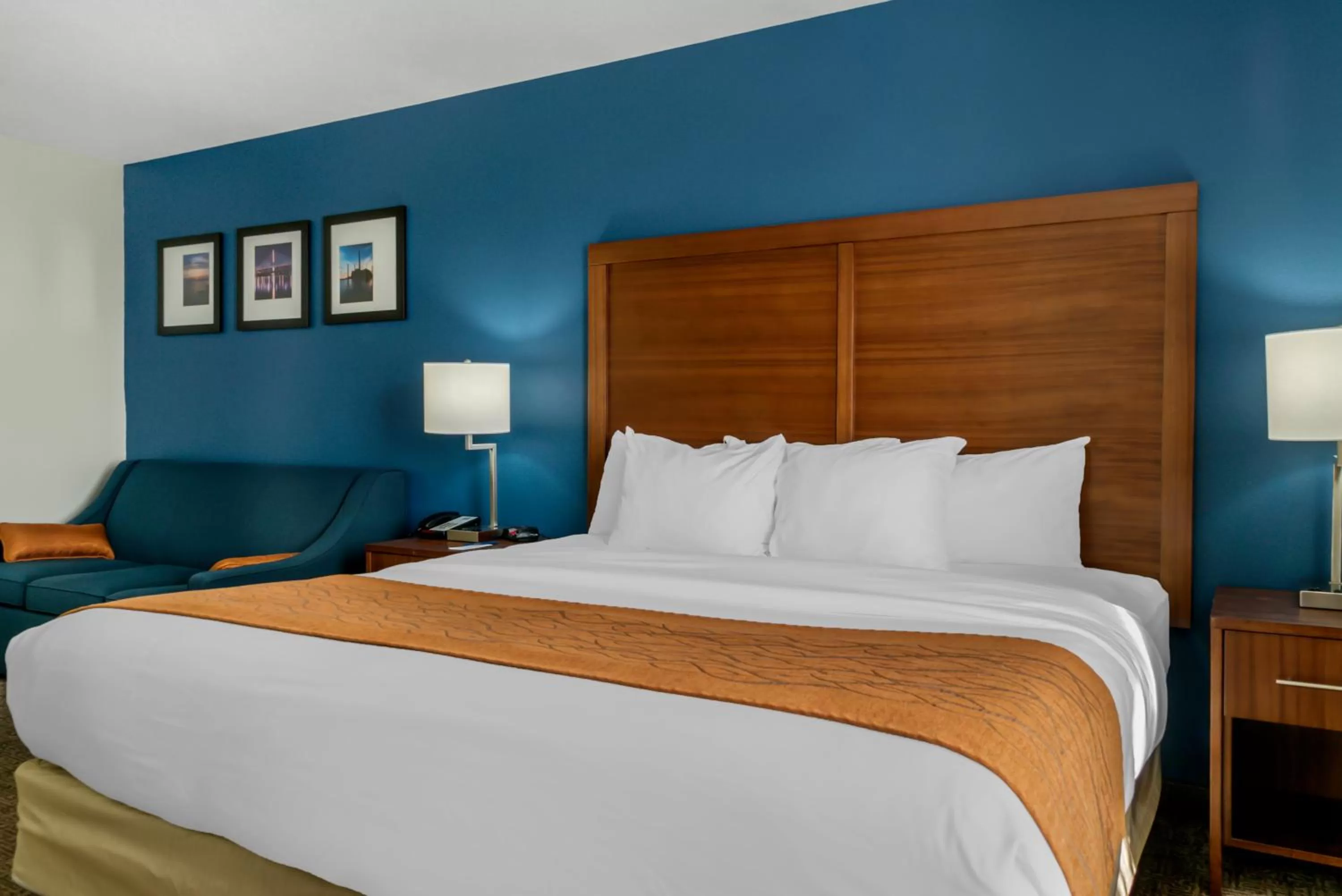 Bedroom, Bed in Comfort Inn East Oregon - Toledo