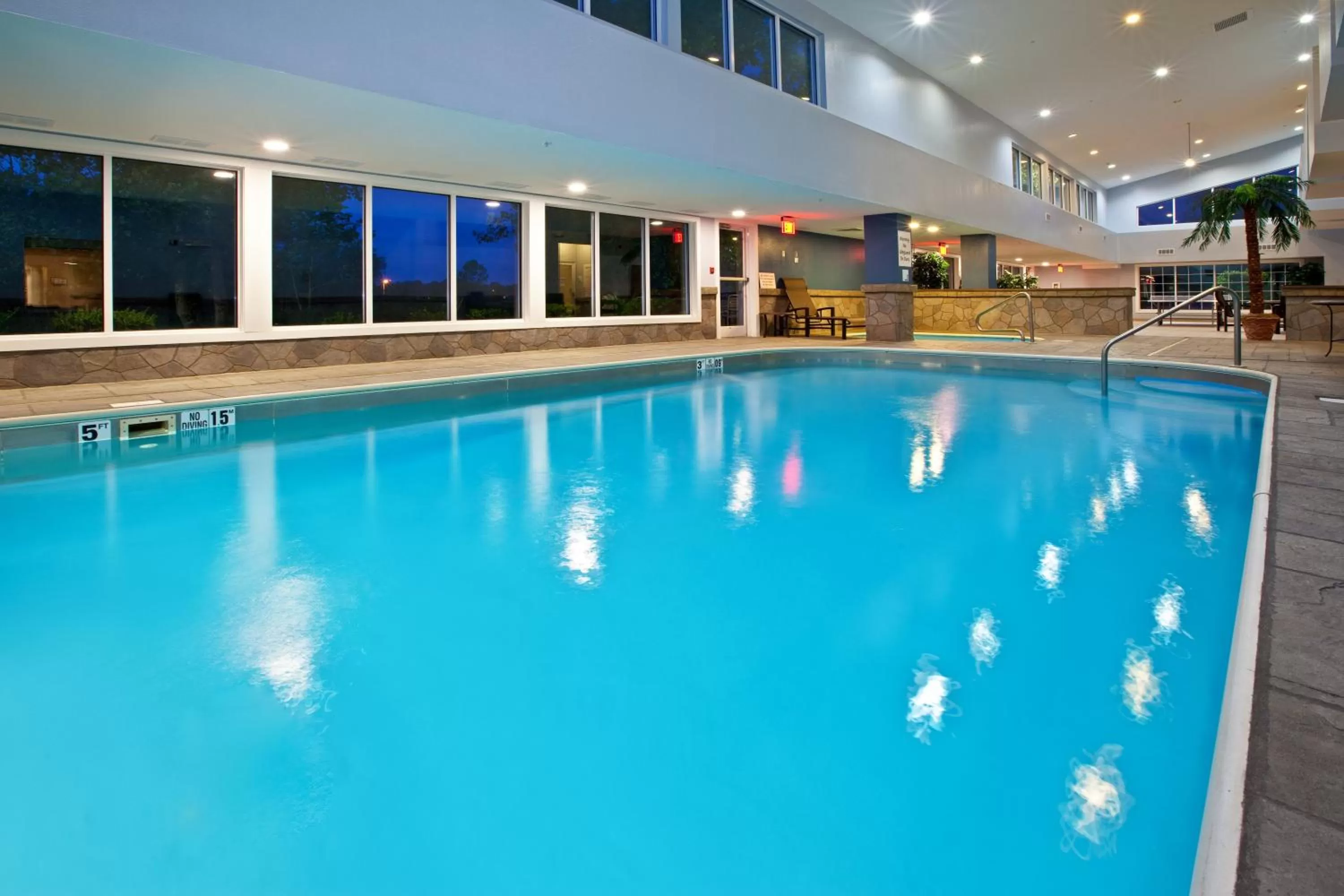 Swimming pool in Holiday Inn Express Hotel & Suites Bedford by IHG