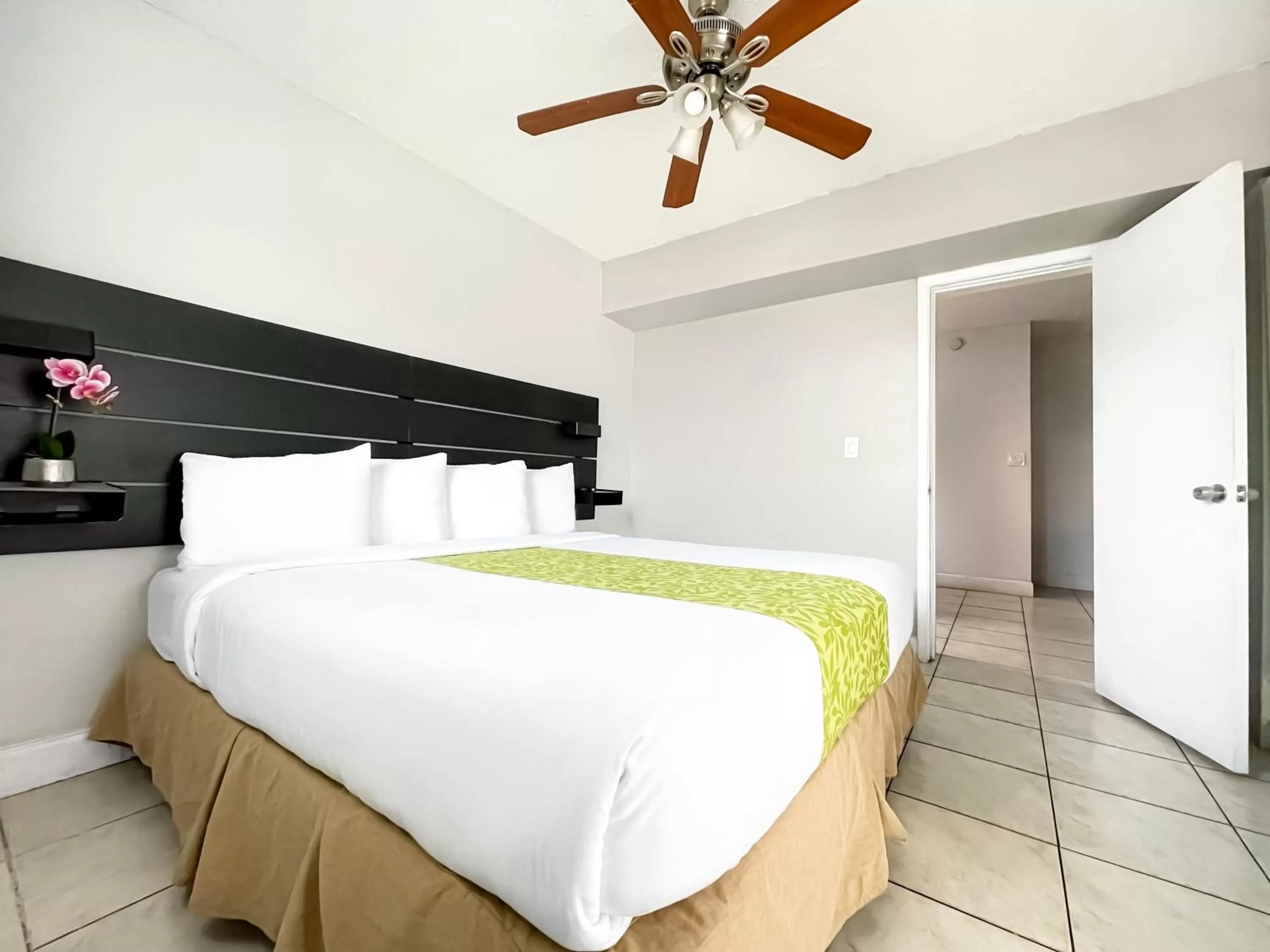 Bed in Hollywood Beach Hotels