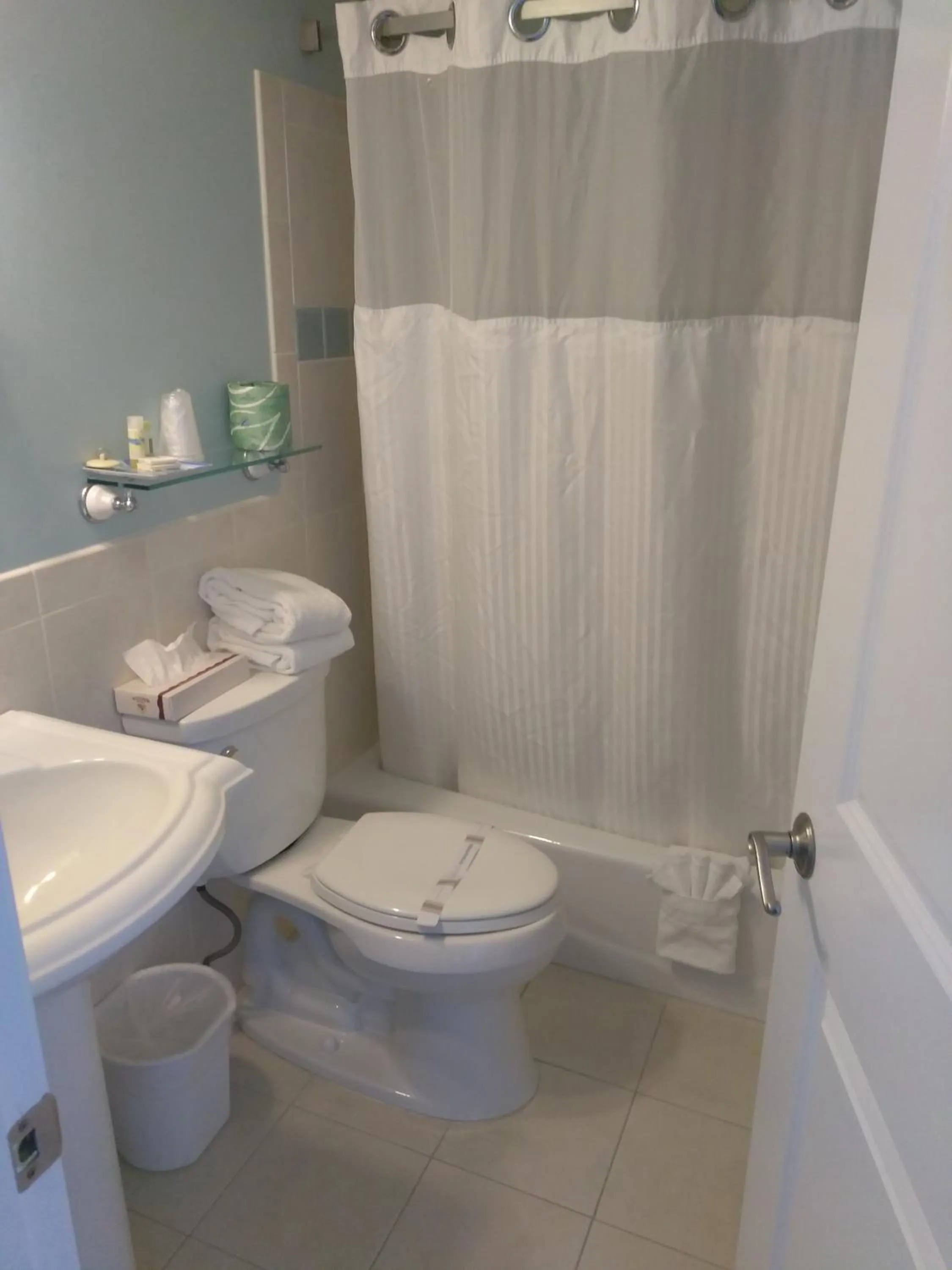 Bathroom in Sea Crest Inn