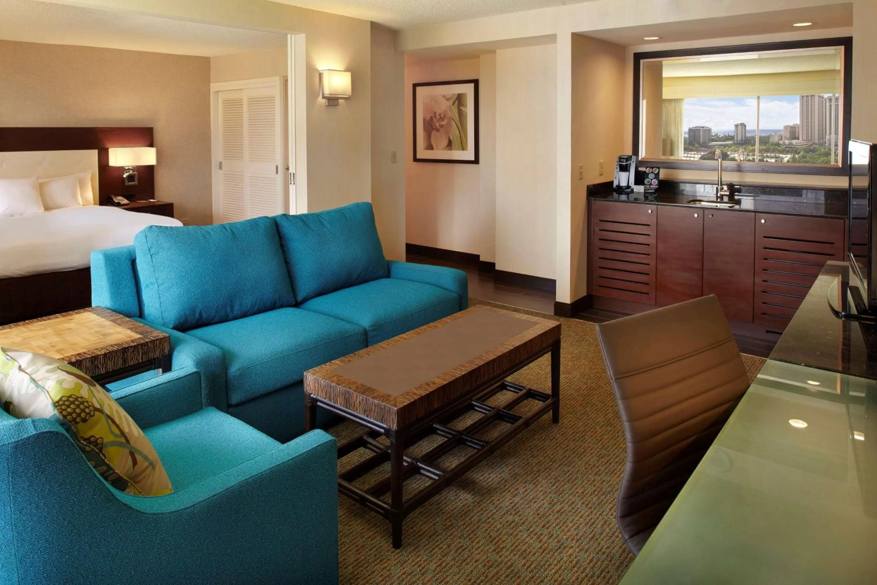 Living room in DoubleTree by Hilton Alana - Waikiki Beach