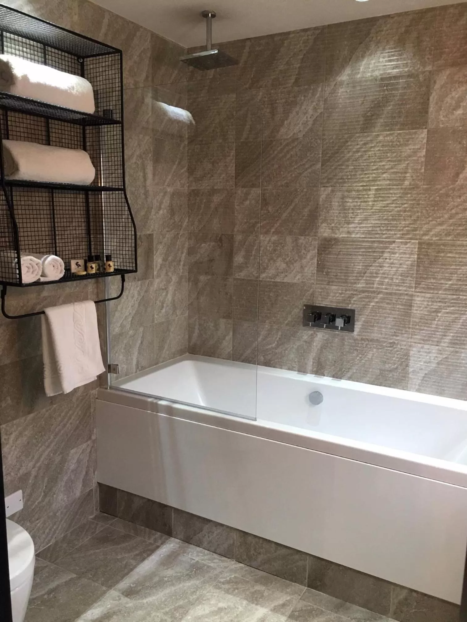 Shower in Charter House