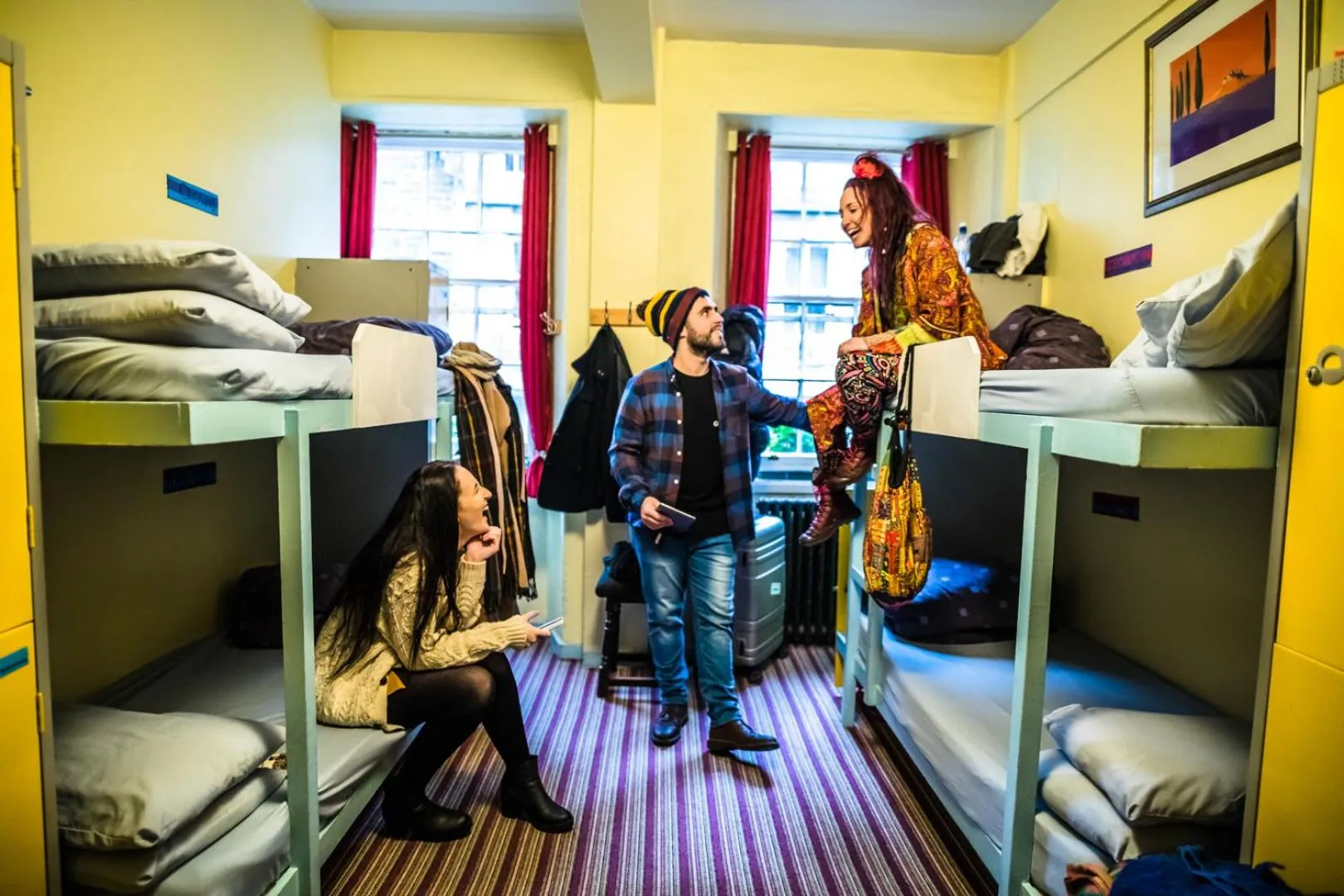 Single Bed in 10-Bed Mixed Dormitory Room in High Street Hostel