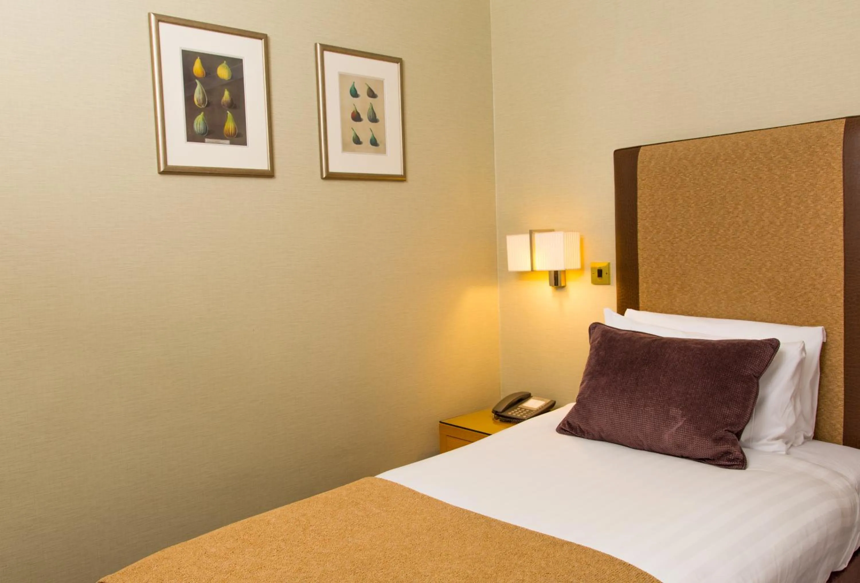Bedroom, Bed in Best Western Plus Dunfermline Crossford Keavil House Hotel