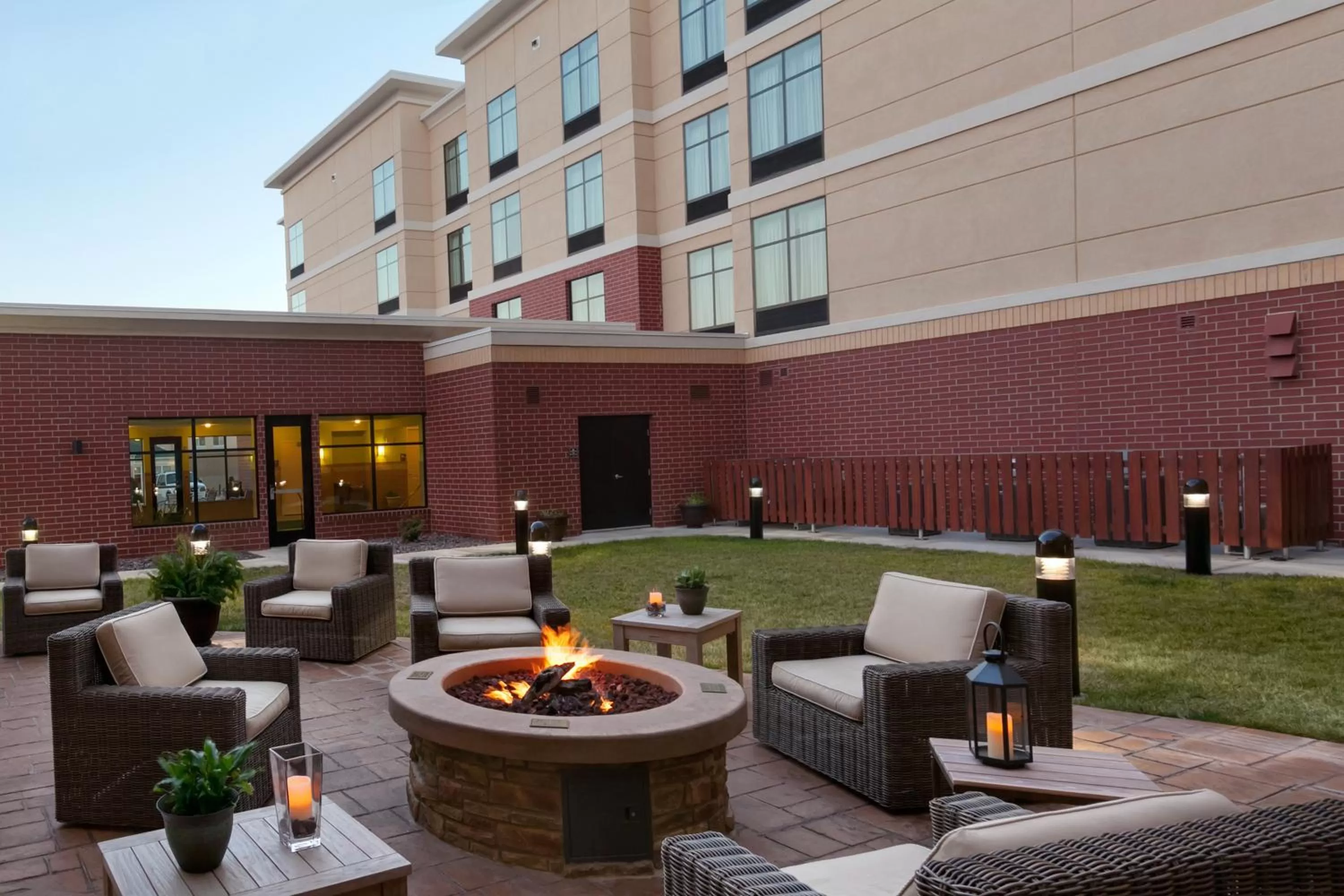 Patio in Homewood Suites by Hilton Joplin