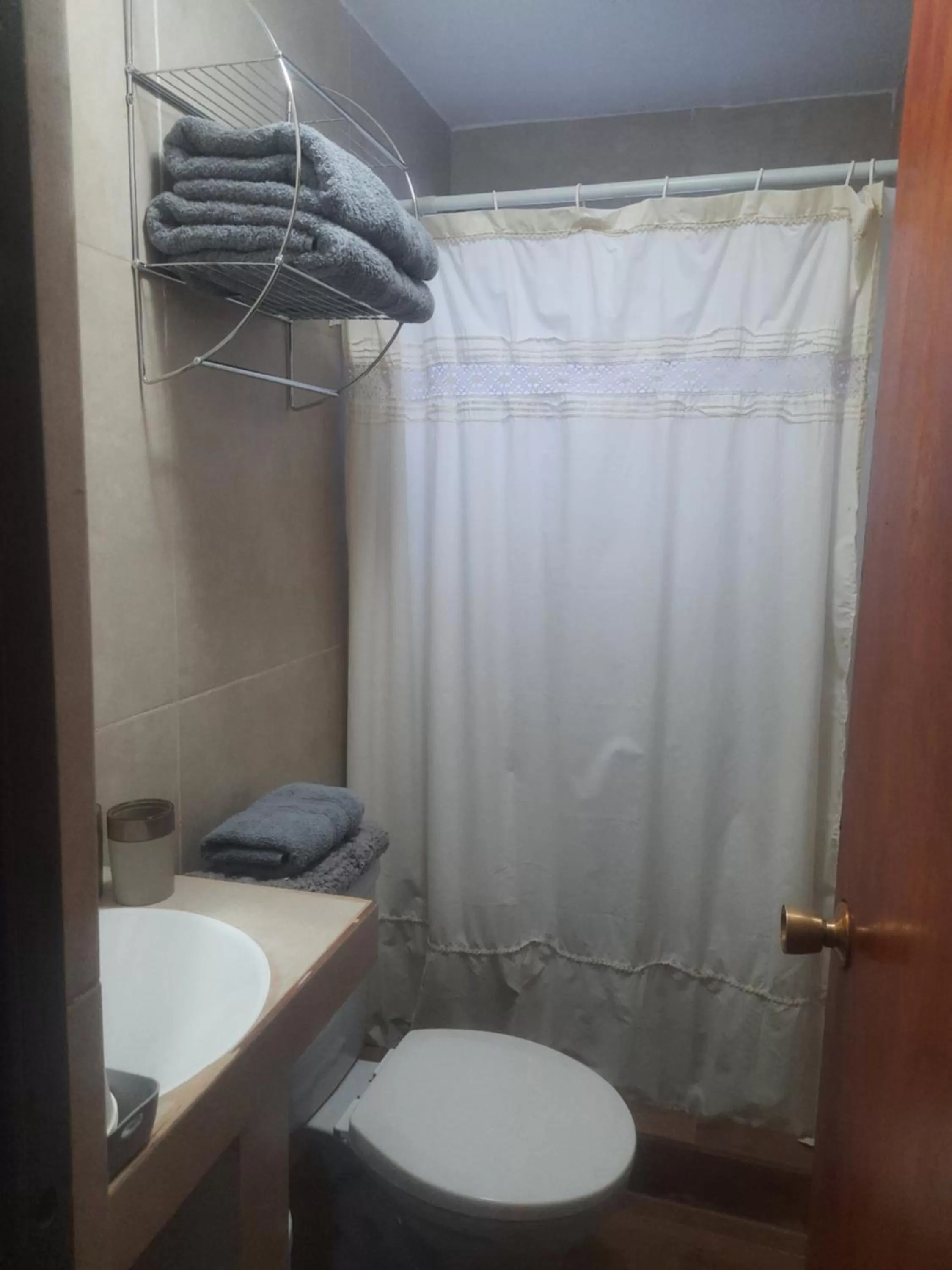 Bathroom in Hostal Katarpe