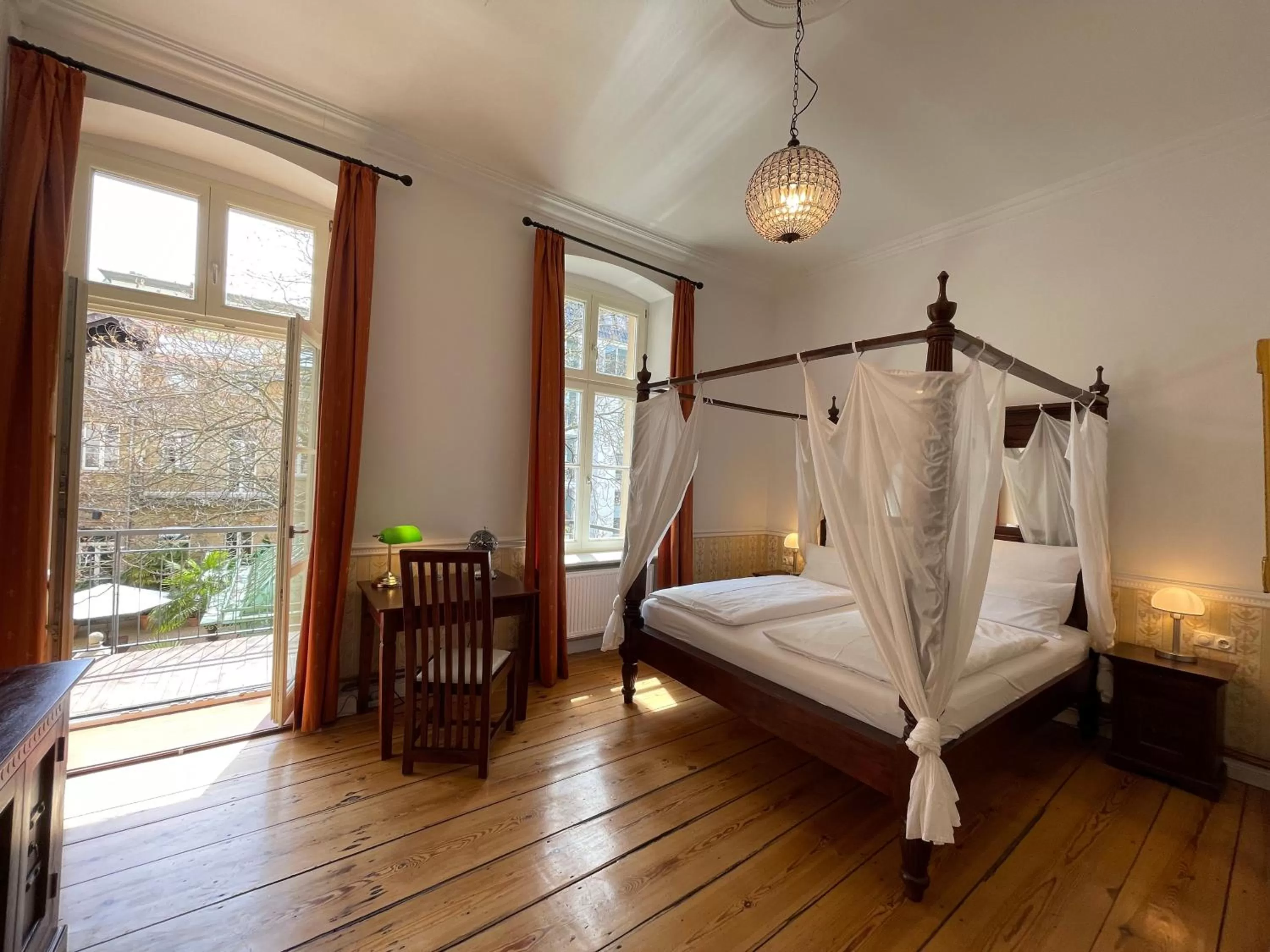 Photo of the whole room, Bed in Garden Living - Boutique Hotel