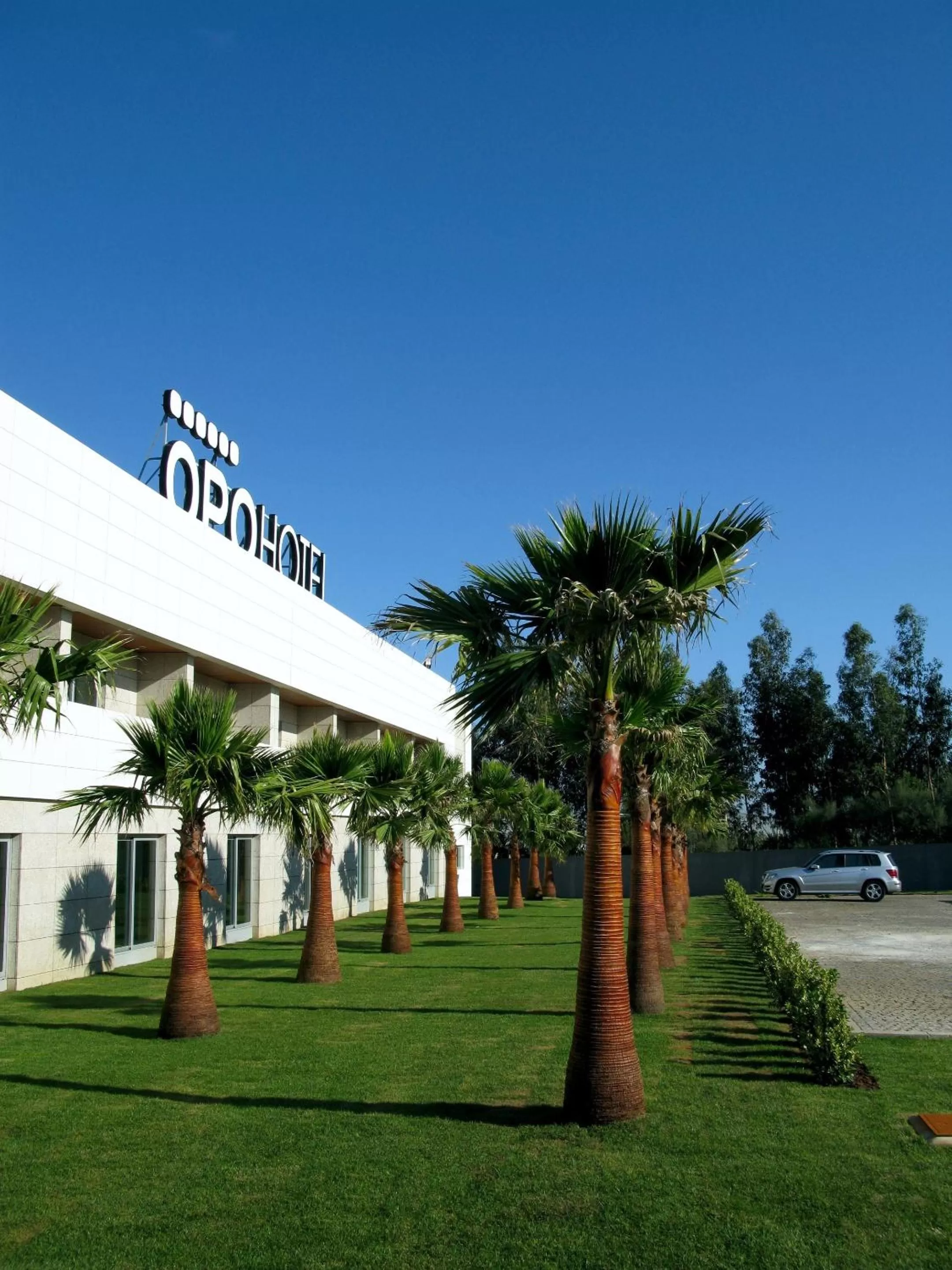 Property building in OPOHOTEL Porto Aeroporto