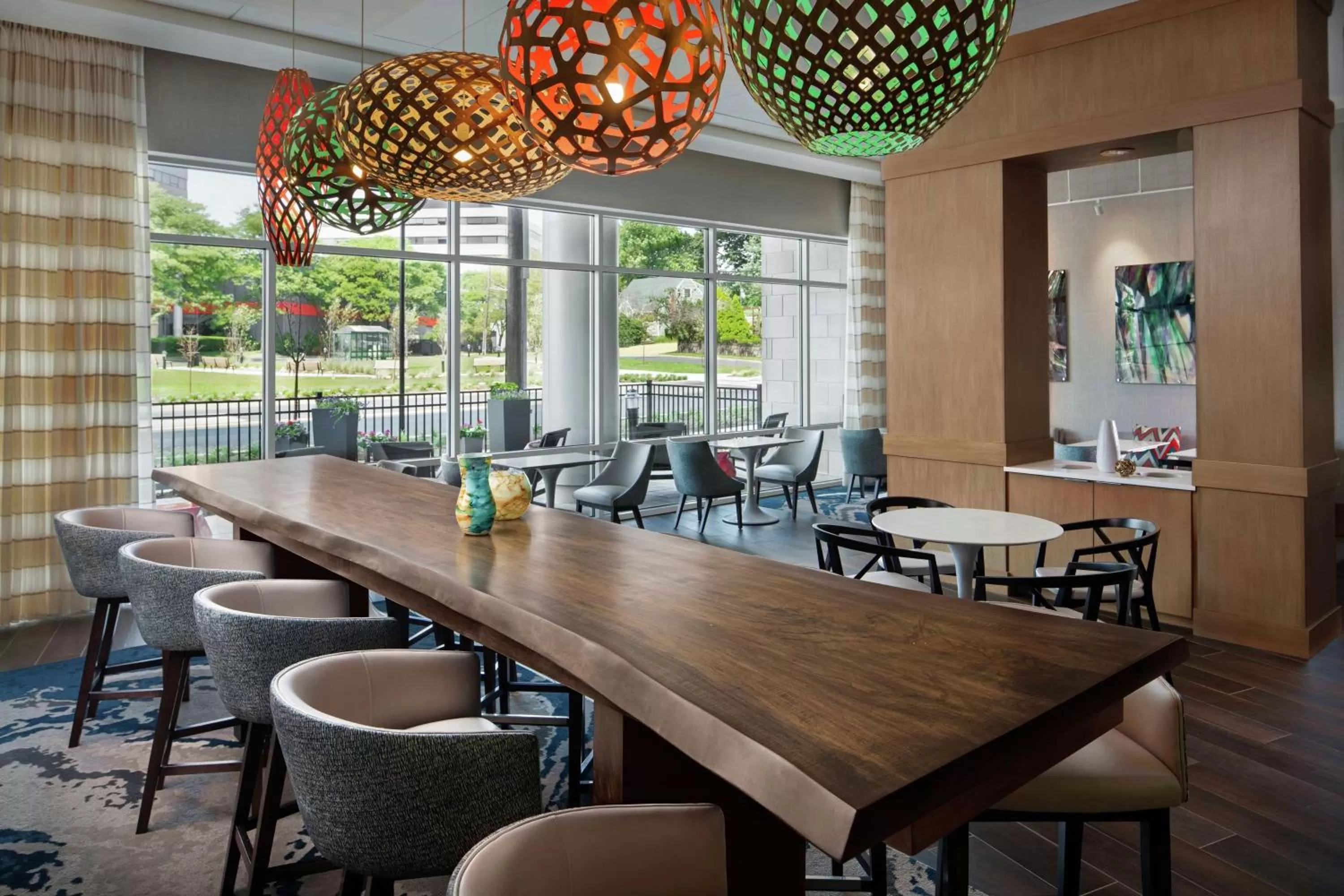 Lobby or reception in Hampton Inn & Suites Teaneck/Glenpointe