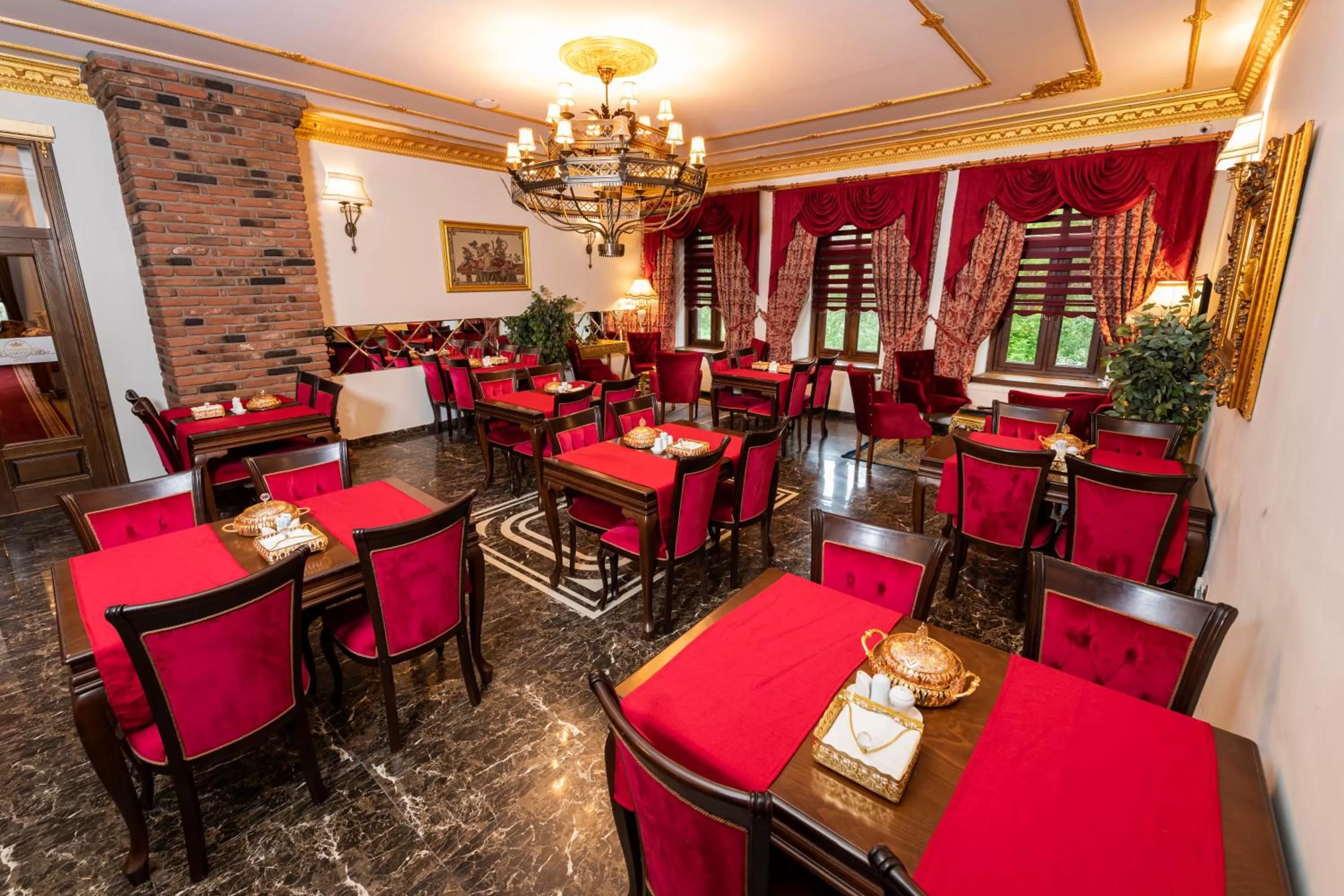 Restaurant/places to eat in Katerina Palace 1877