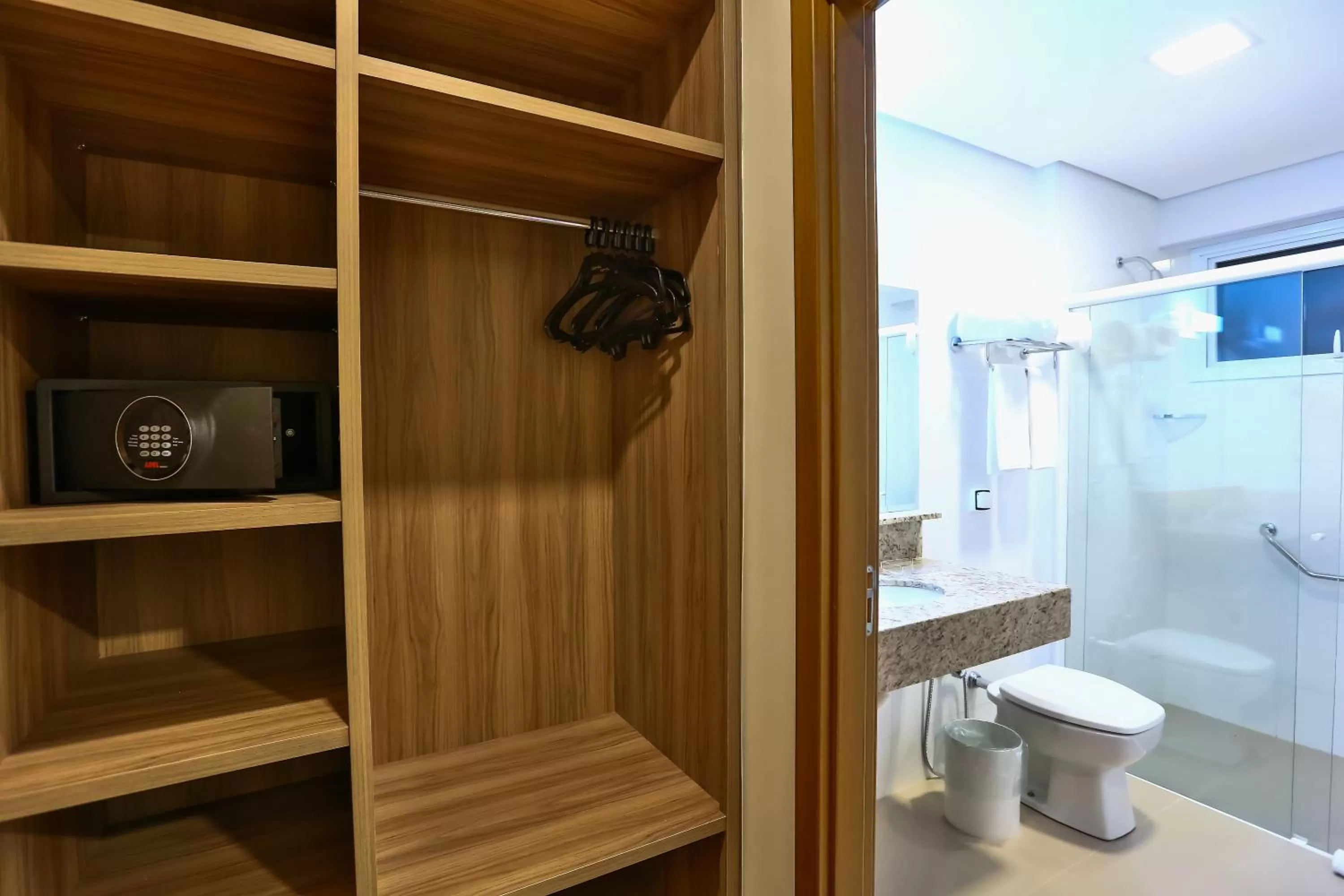 microwave in Comfort Mogi Guaçu