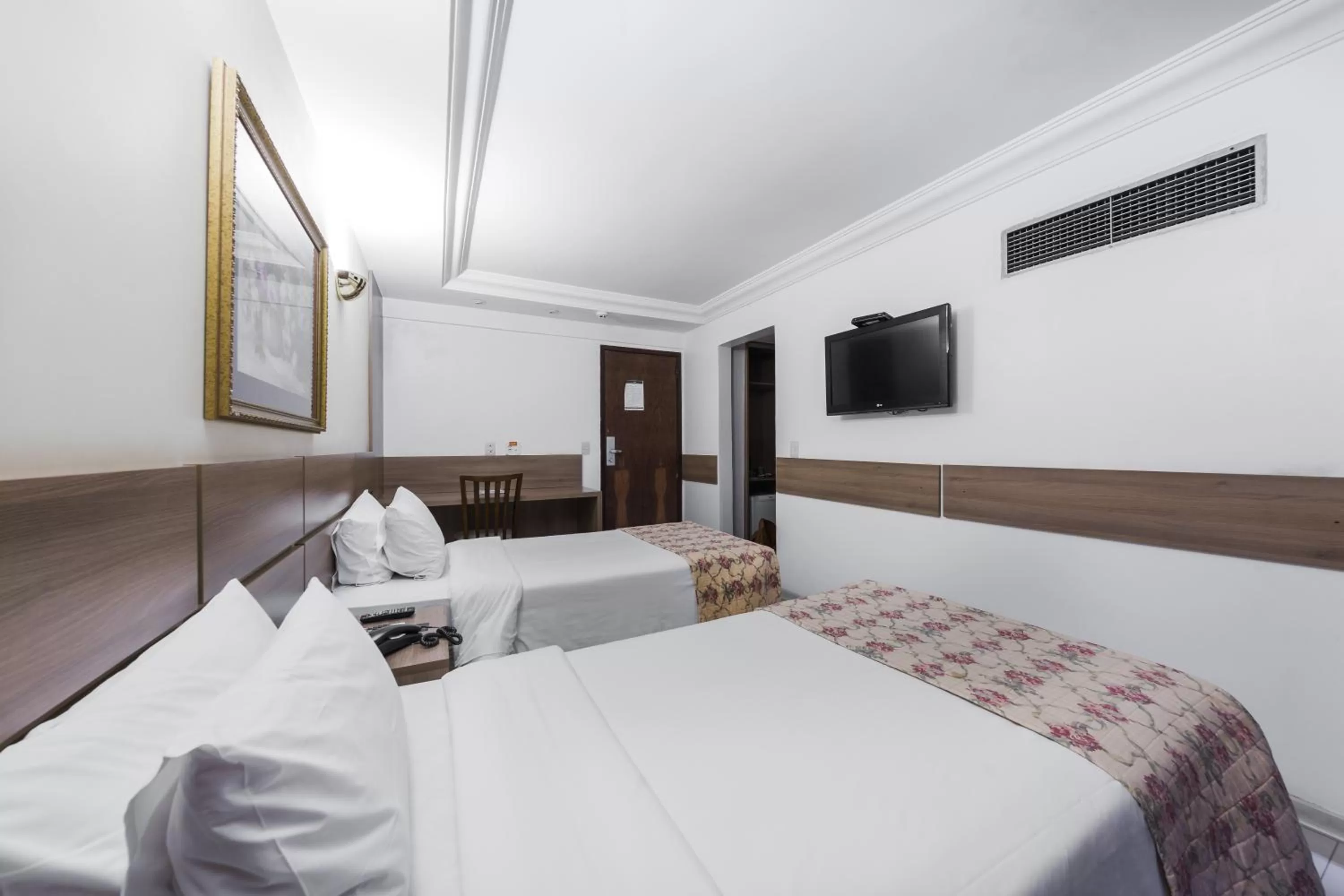 Bed in Phenícia Bittar Hotel