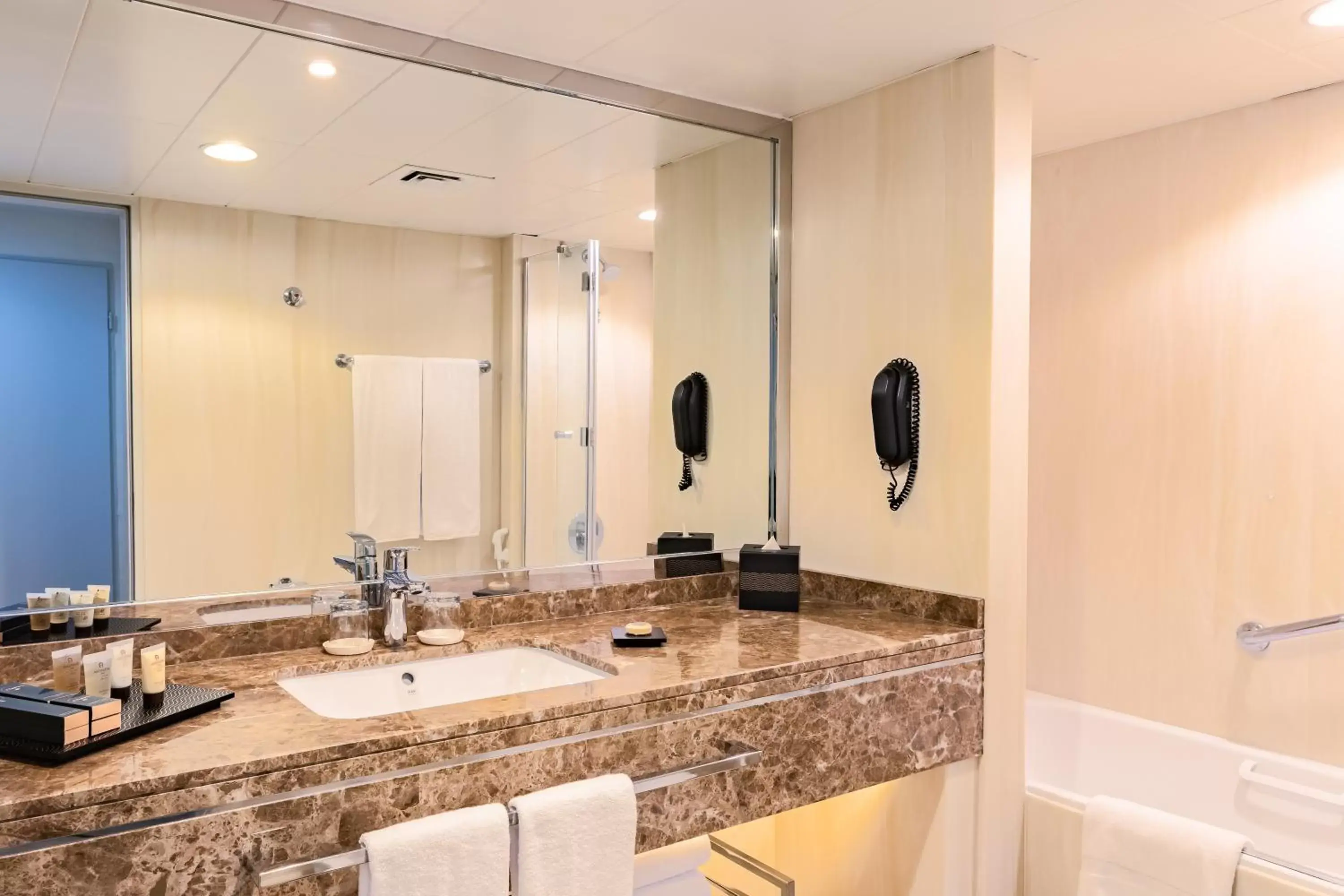 Three-Bedroom Apartment Premier- Golden Sands 10 in Golden Sands Hotel Apartments Three-Bedroom Apartment Premier- Golden Sands 10 in Golden Sands Hotel Apartments