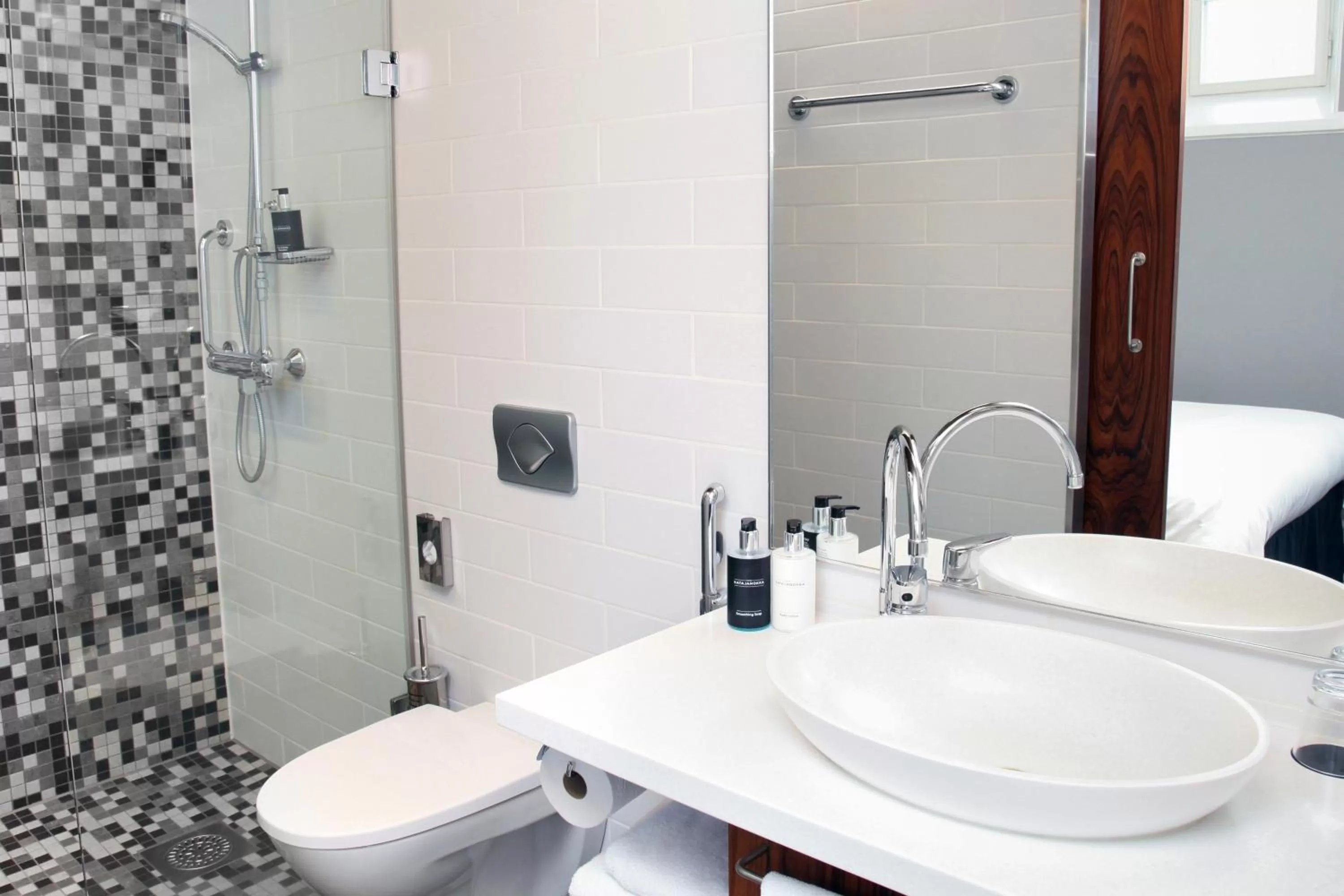 Bathroom in Hotel Katajanokka, Helsinki, a Tribute Portfolio Hotel