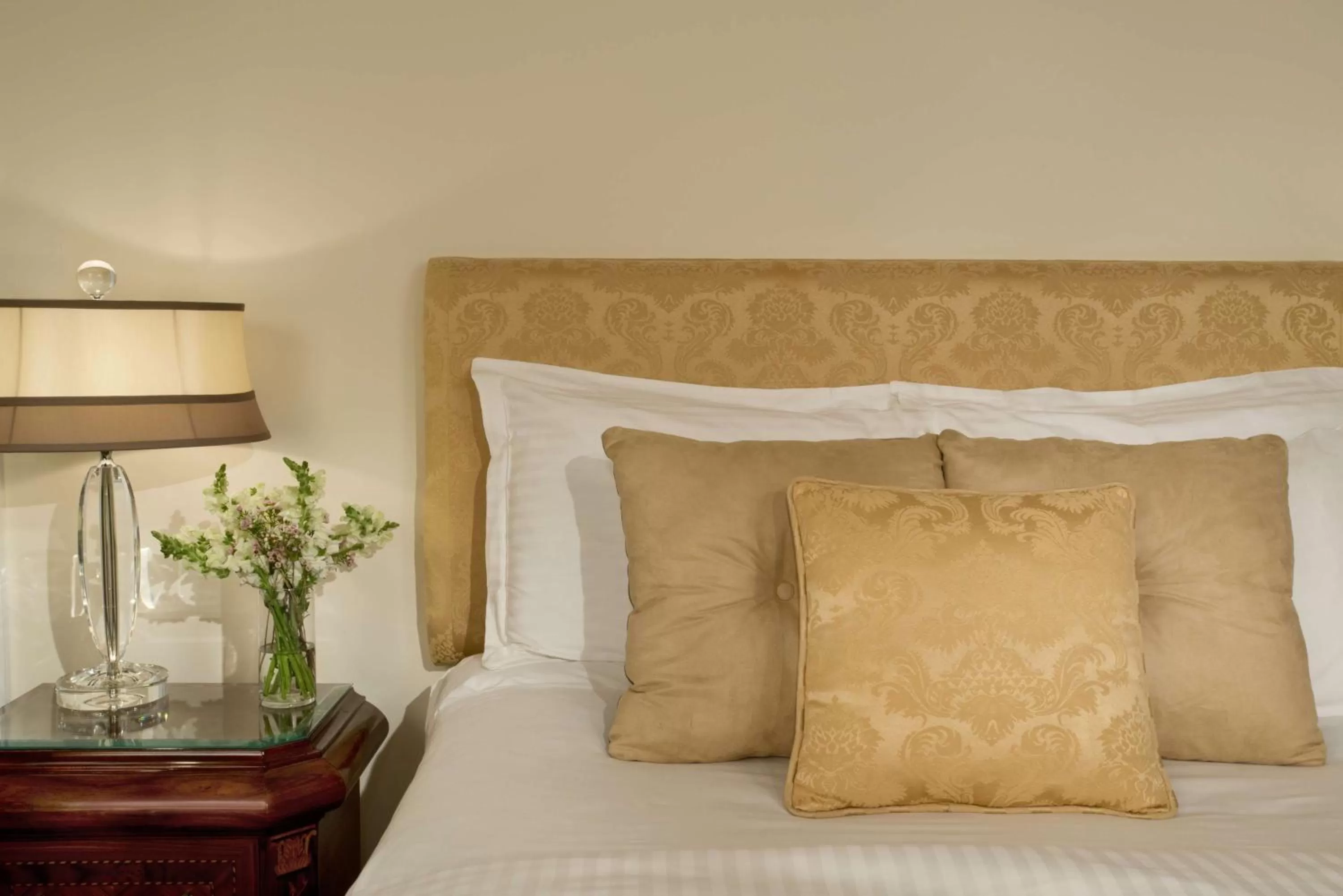 Bedroom, Bed in The Kimberly Hotel