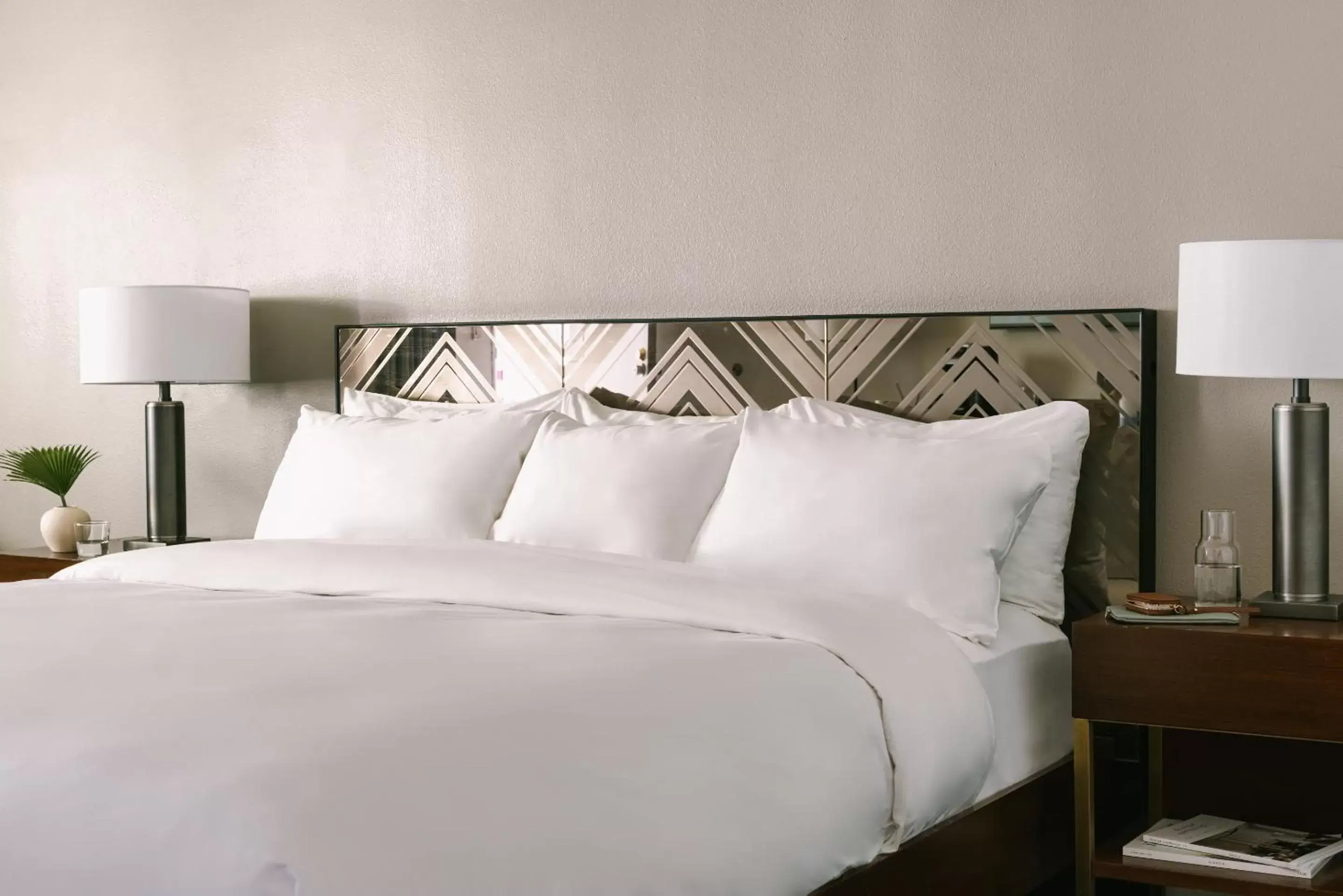 King Room with Balcony in The V powered by Sonder King Room with Balcony in The V powered by Sonder