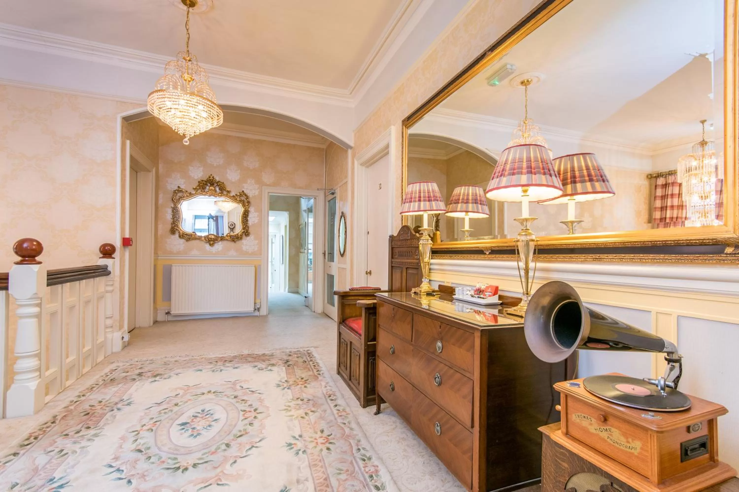 Area and facilities in Grovefield Manor