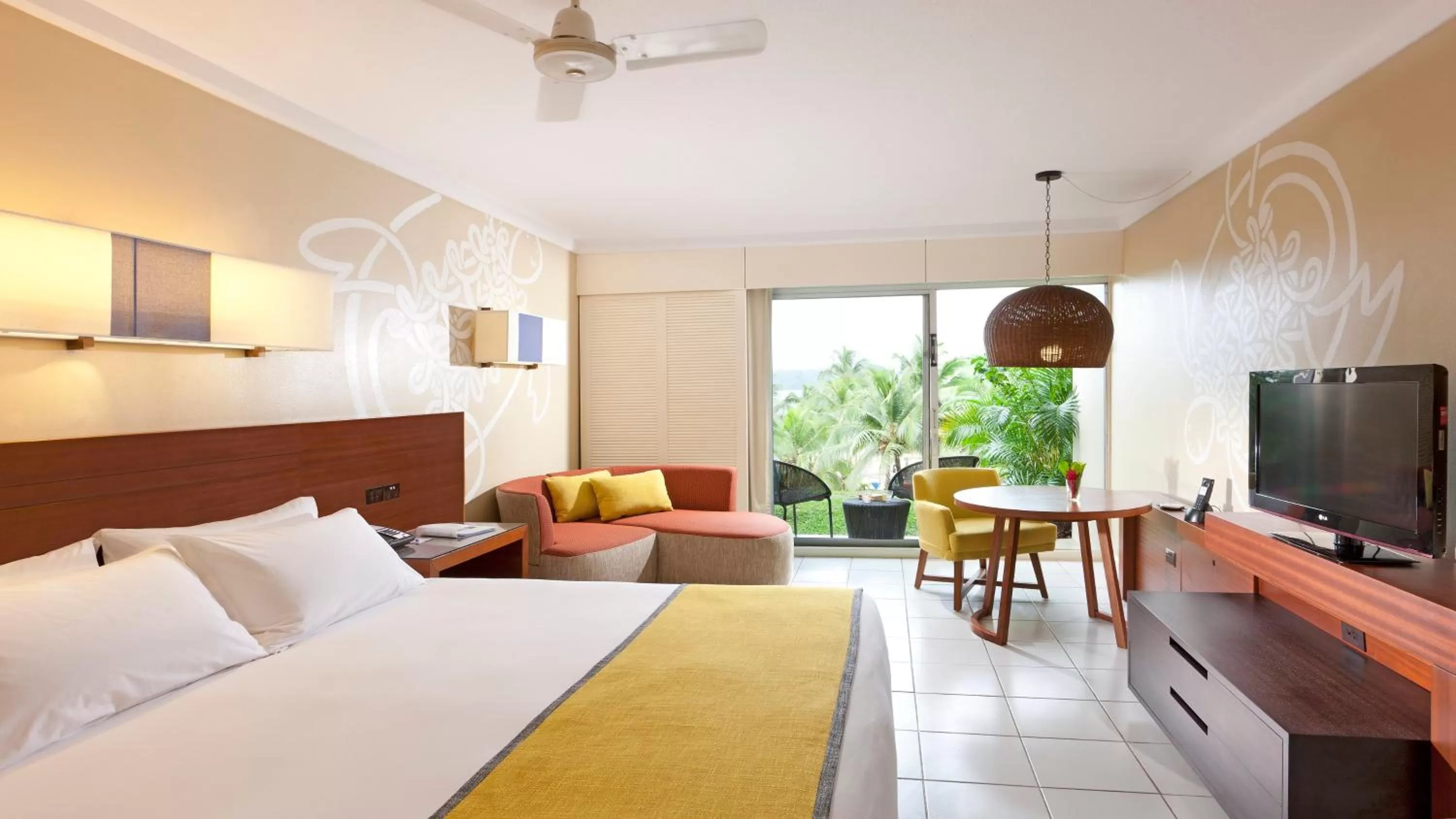 Photo of the whole room, Bed in Holiday Inn Resort Vanuatu by IHG
