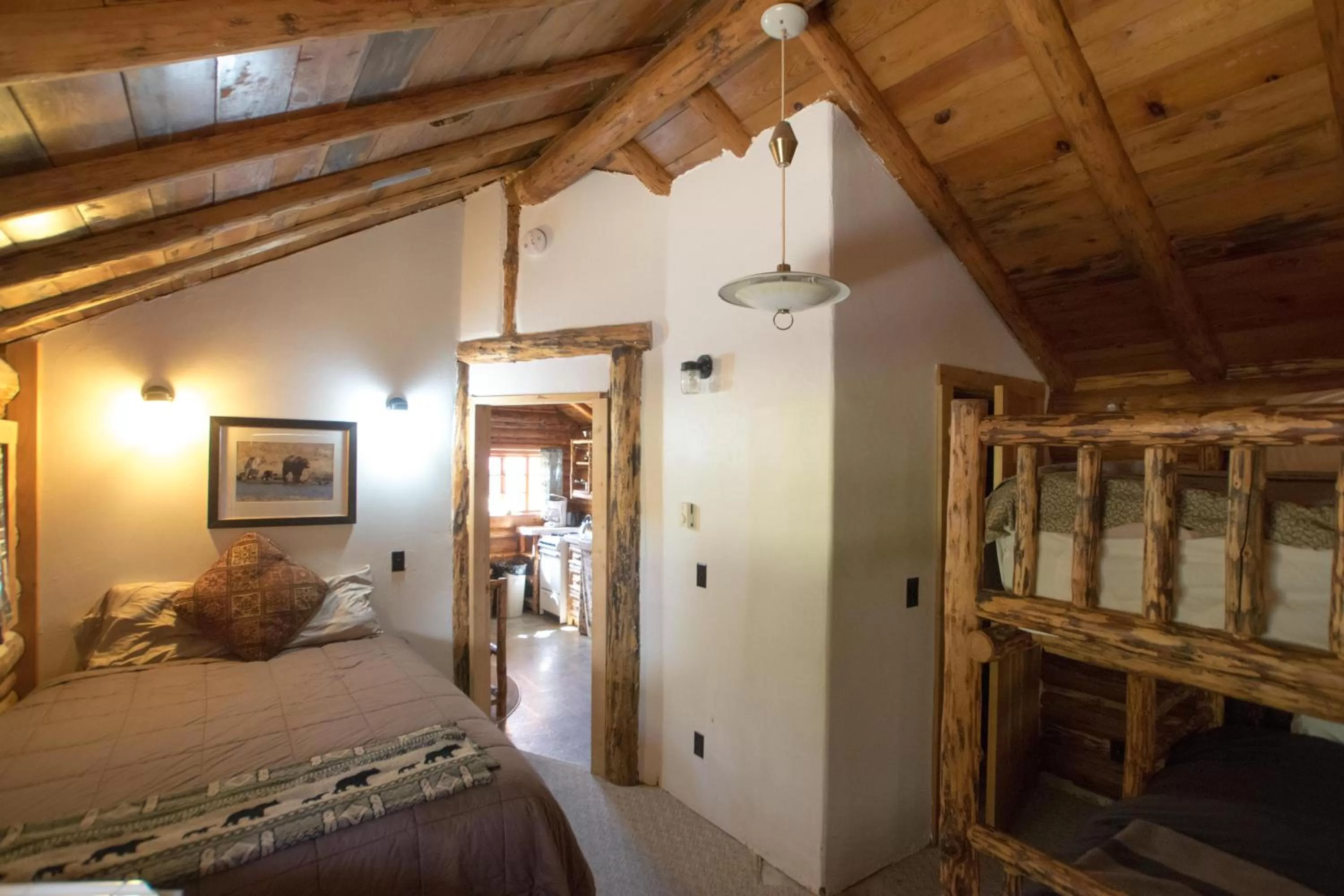 Bed in Silver Gate Lodging